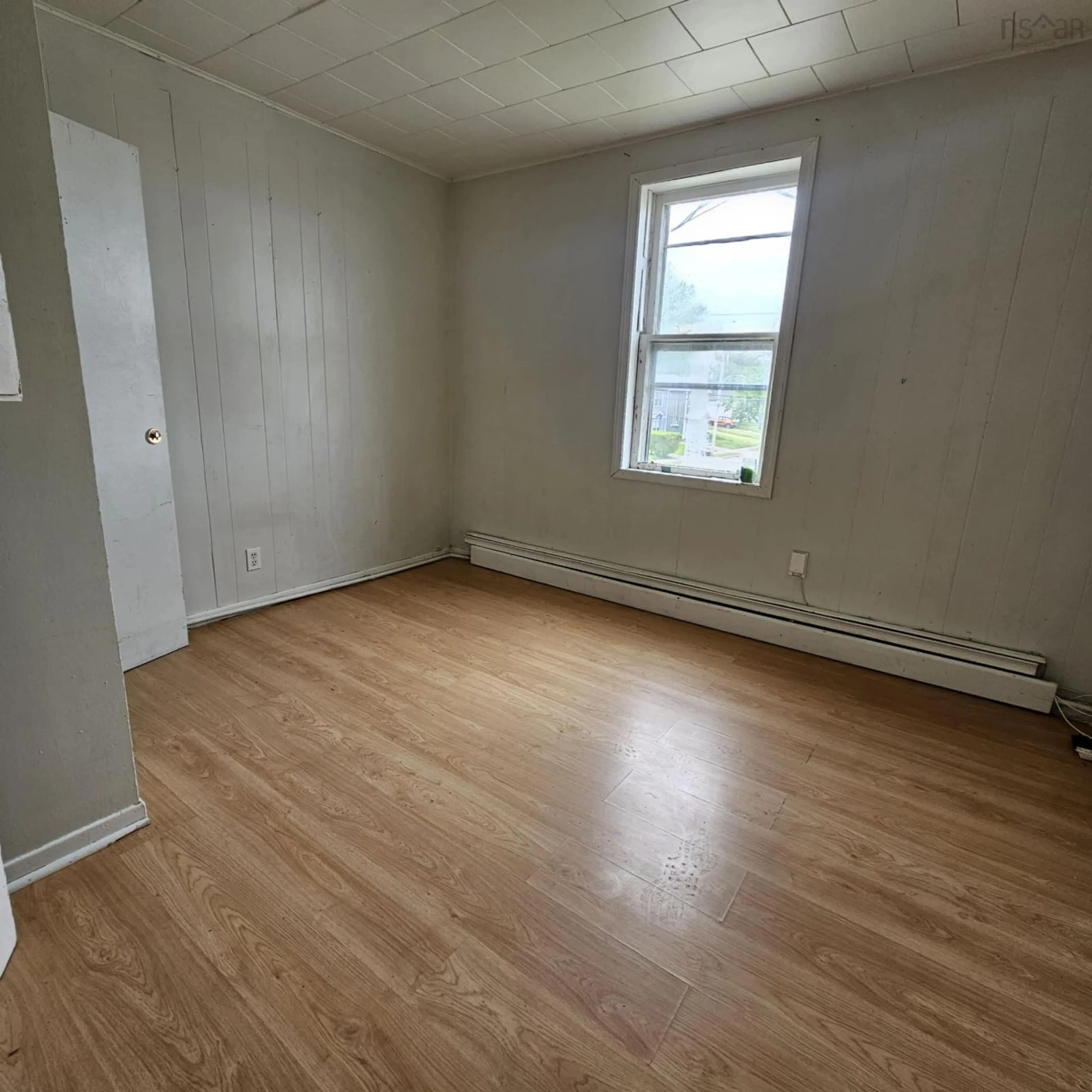 A pic of a room for 100 York St, Sydney Nova Scotia B1P 6B4