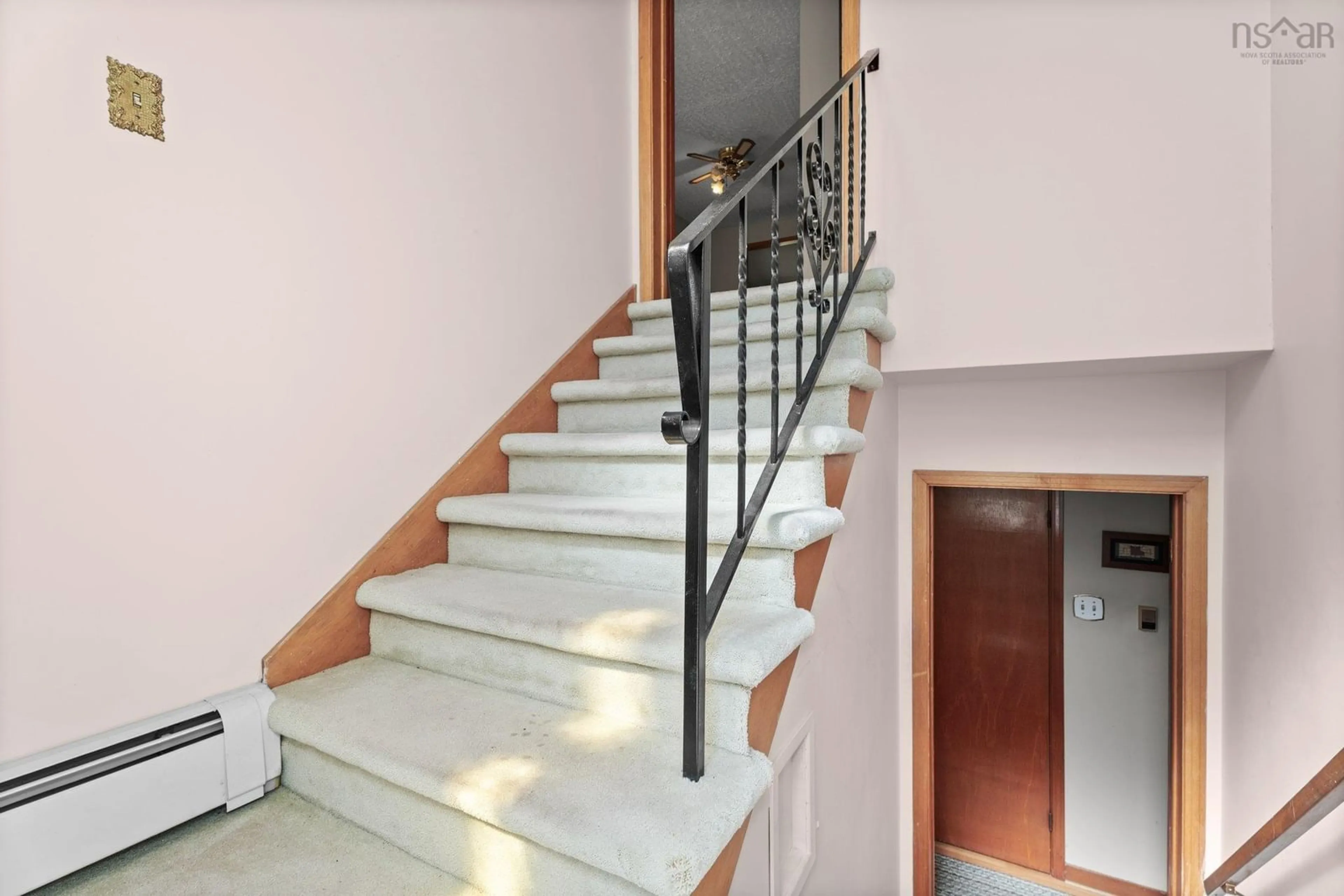 Indoor foyer for 5 & 7 Kingsmere Crt, Halifax Nova Scotia B3M 1G2