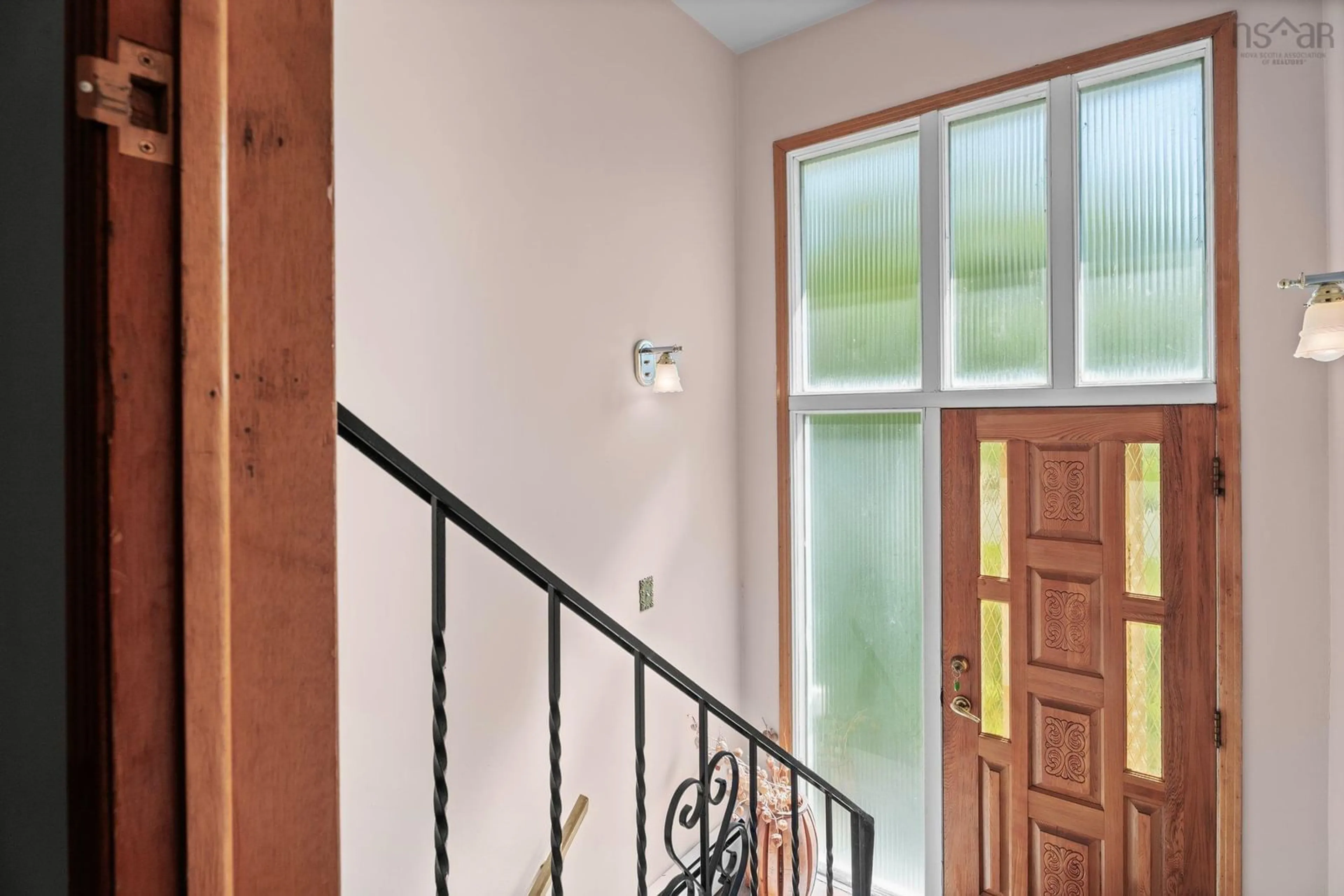 Indoor entryway for 5 & 7 Kingsmere Crt, Halifax Nova Scotia B3M 1G2