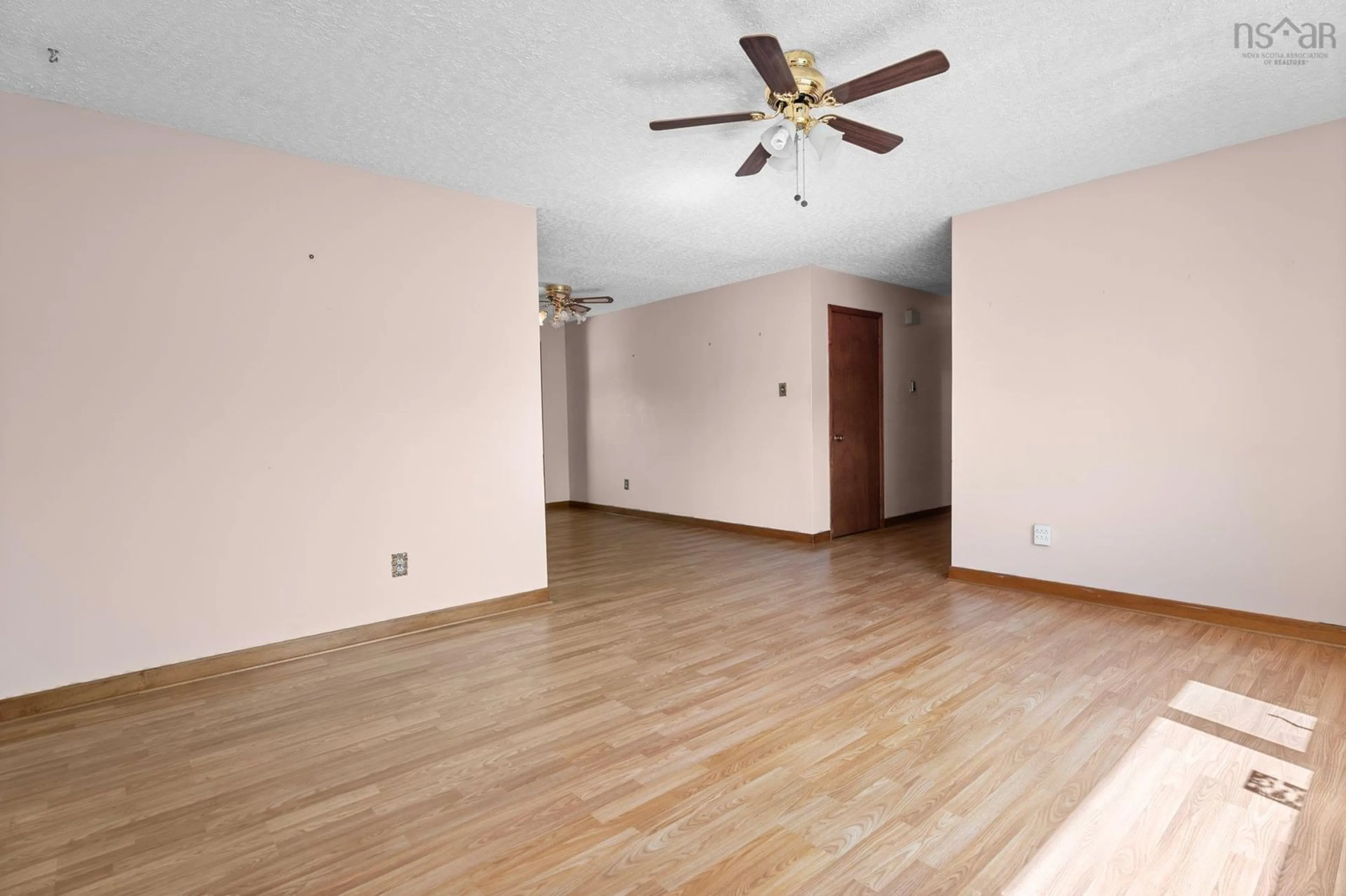 A pic of a room for 5 & 7 Kingsmere Crt, Halifax Nova Scotia B3M 1G2