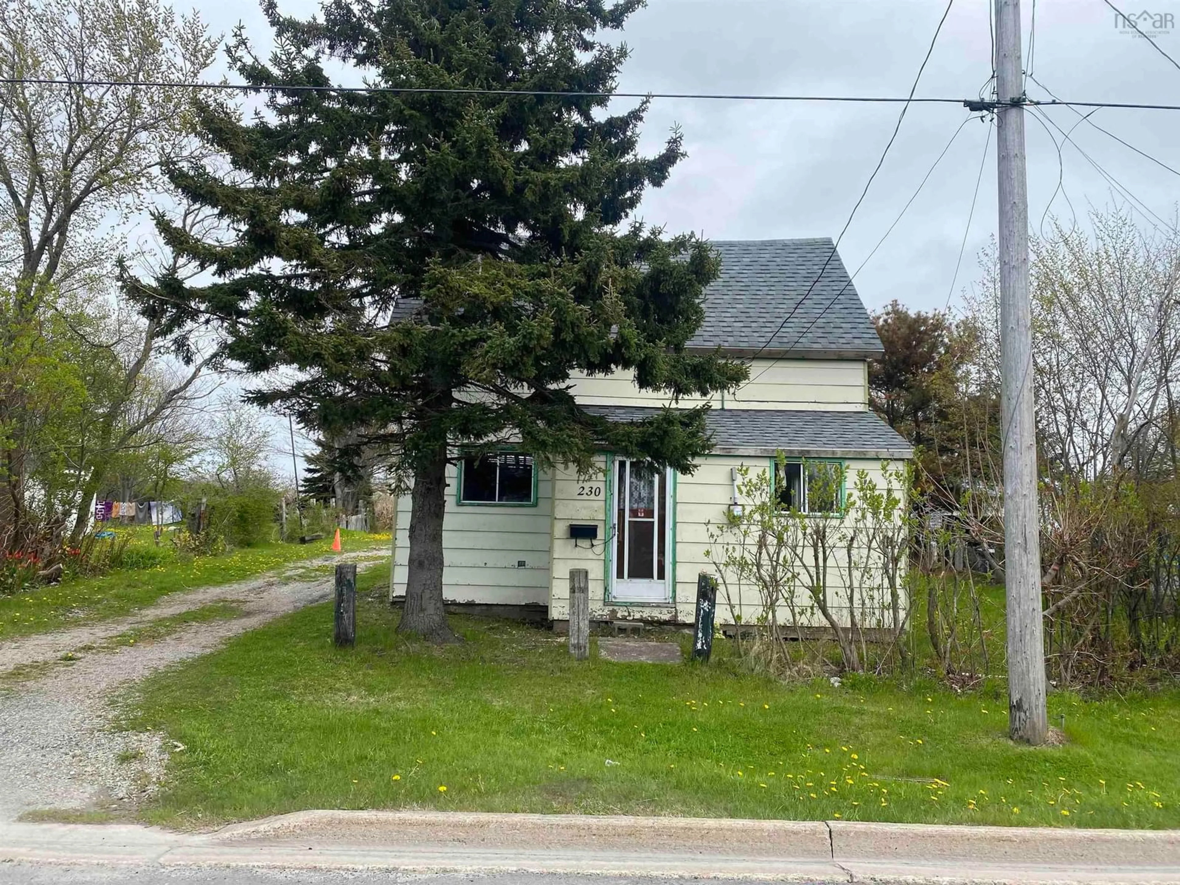Shed for 230 Atlantic St, Sydney Mines Nova Scotia B1V 1W8