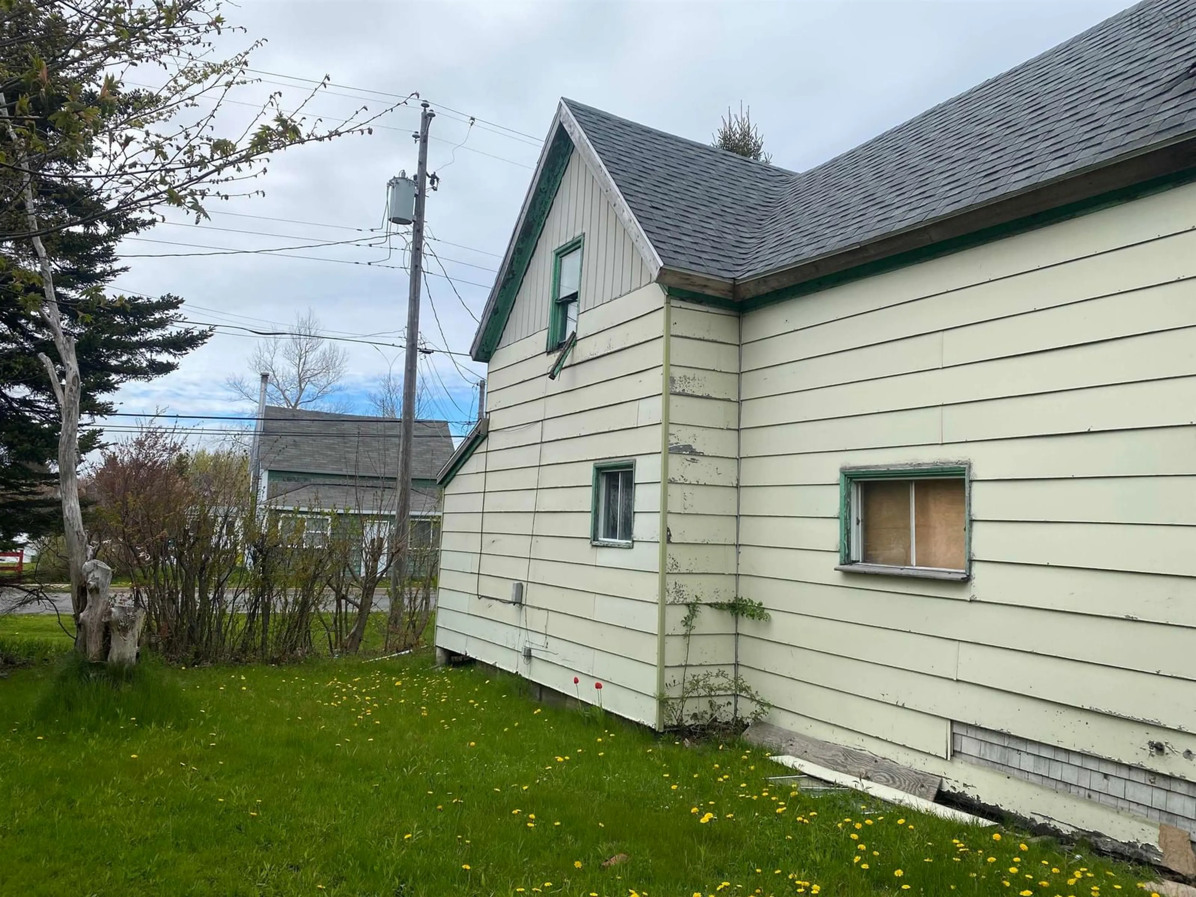 Unknown for 230 Atlantic St, Sydney Mines Nova Scotia B1V 1W8