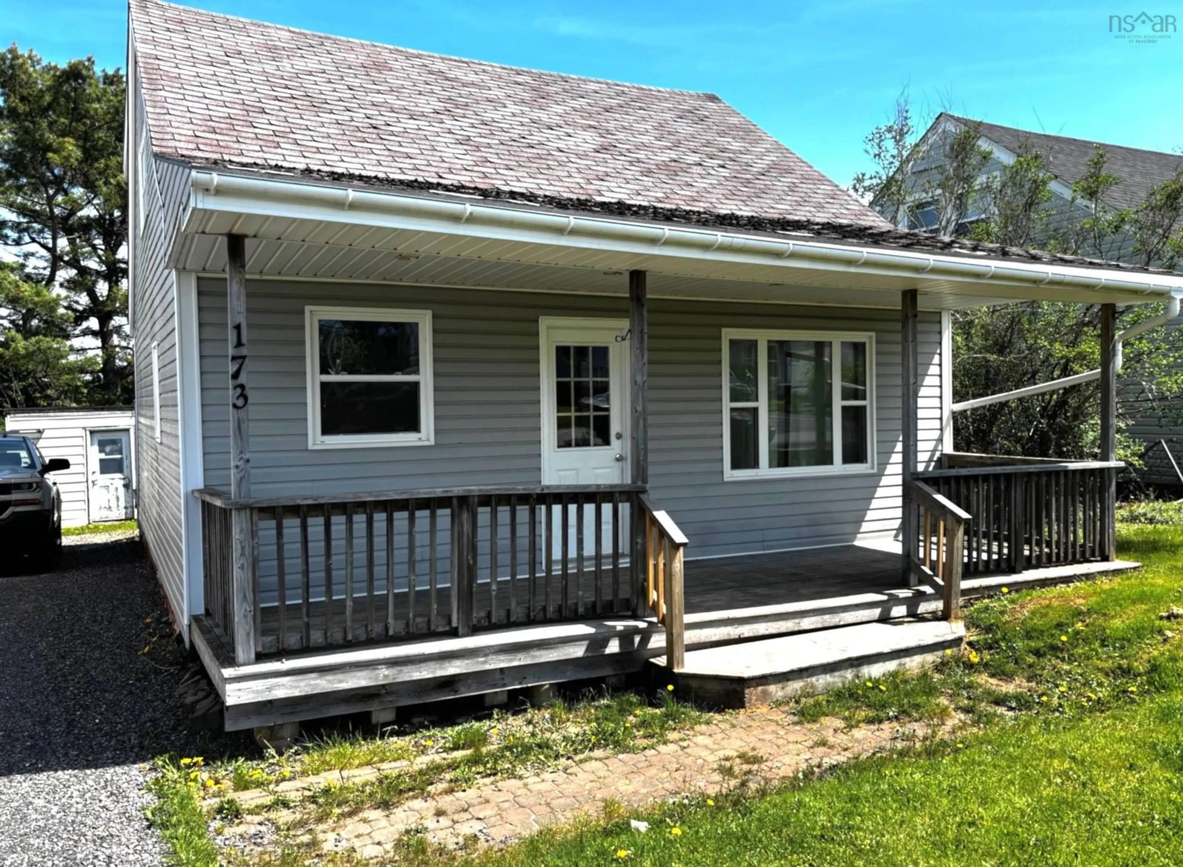 Home with vinyl exterior material, street for 173 Poplar, Pictou Nova Scotia B0K 1H0