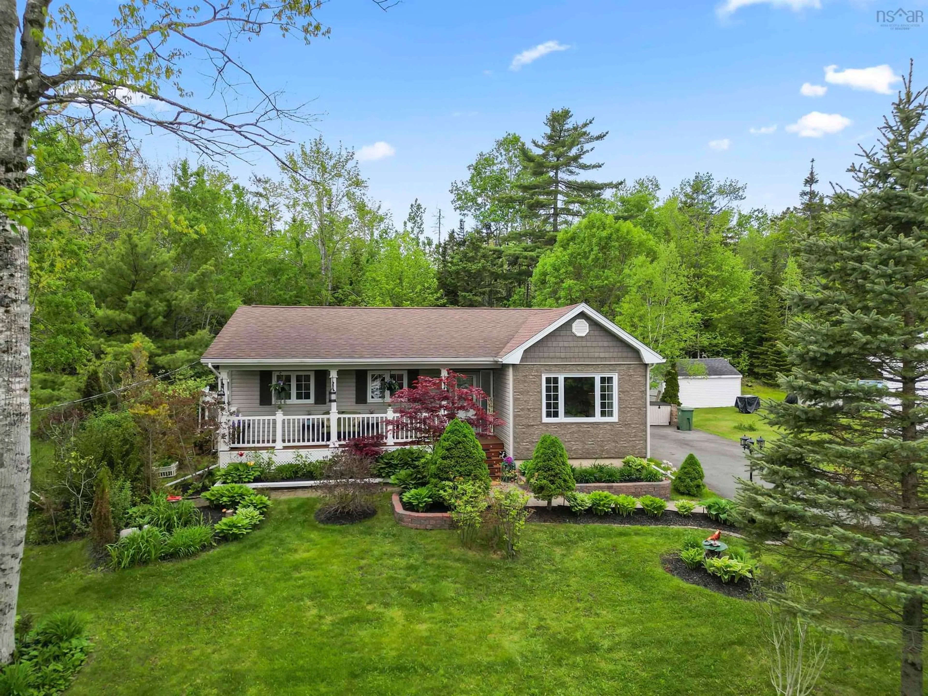 A pic from outside/outdoor area/front of a property/back of a property/a pic from drone, unknown for 21 Boyd Ave, Enfield Nova Scotia B2T 1C6