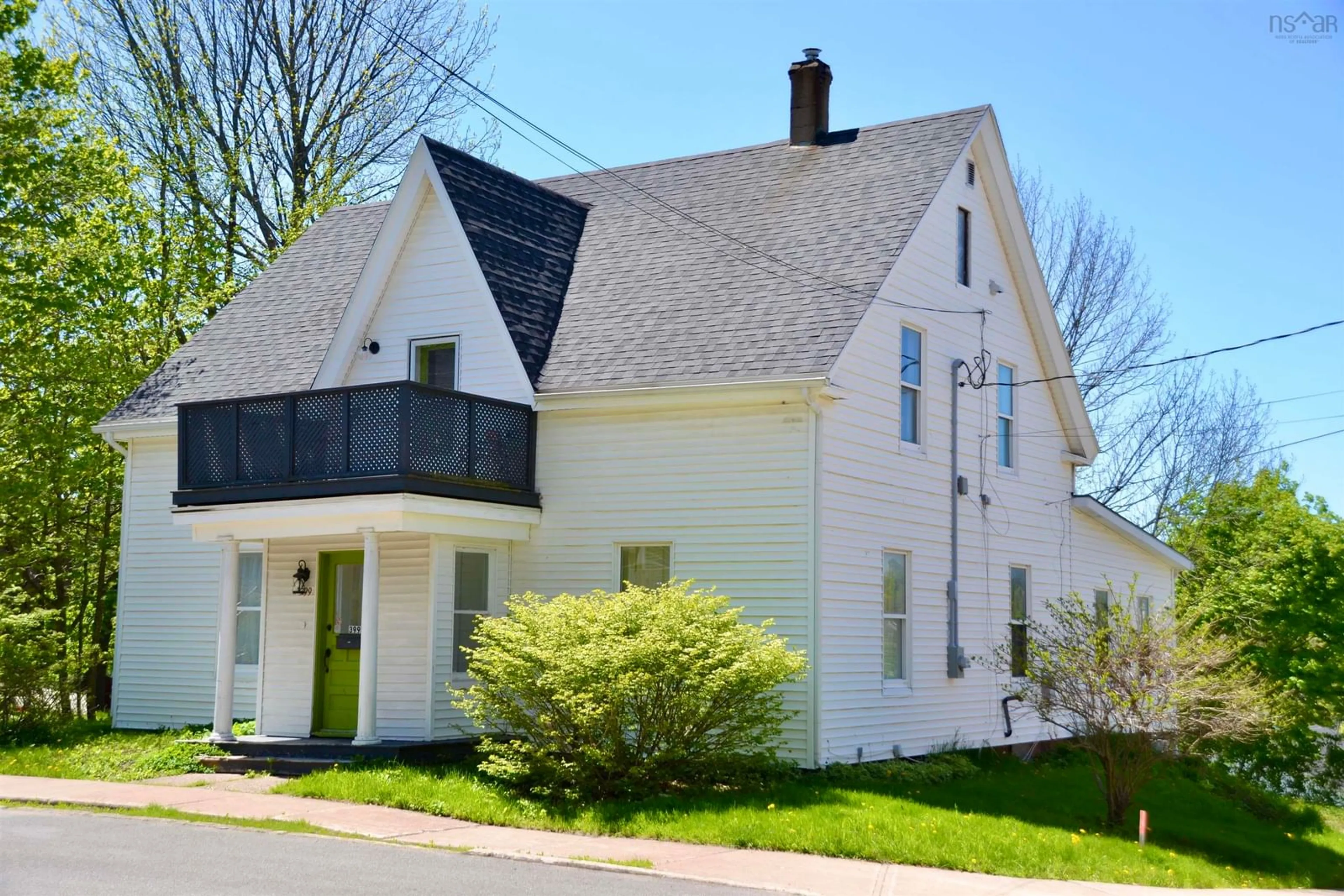 Home with vinyl exterior material, street for 399 Macdonald St, New Glasgow Nova Scotia B2H 2V7