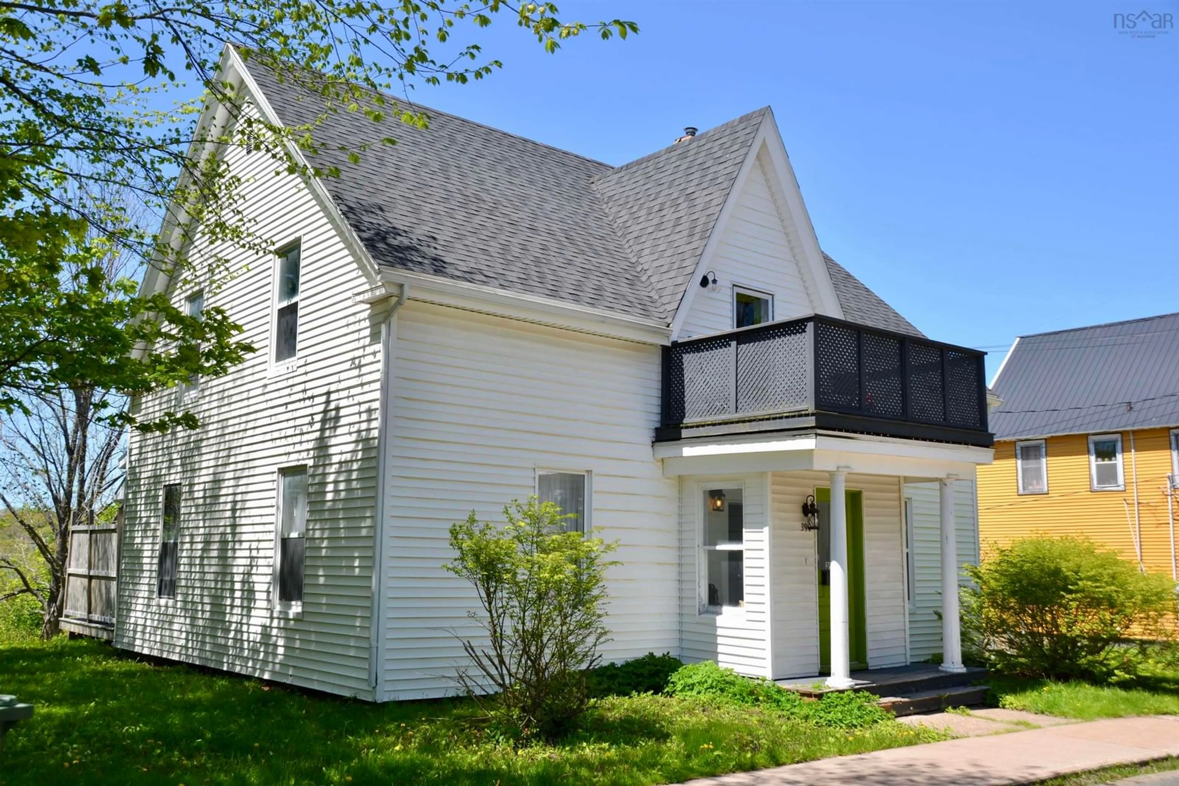 Home with vinyl exterior material, street for 399 Macdonald St, New Glasgow Nova Scotia B2H 2V7