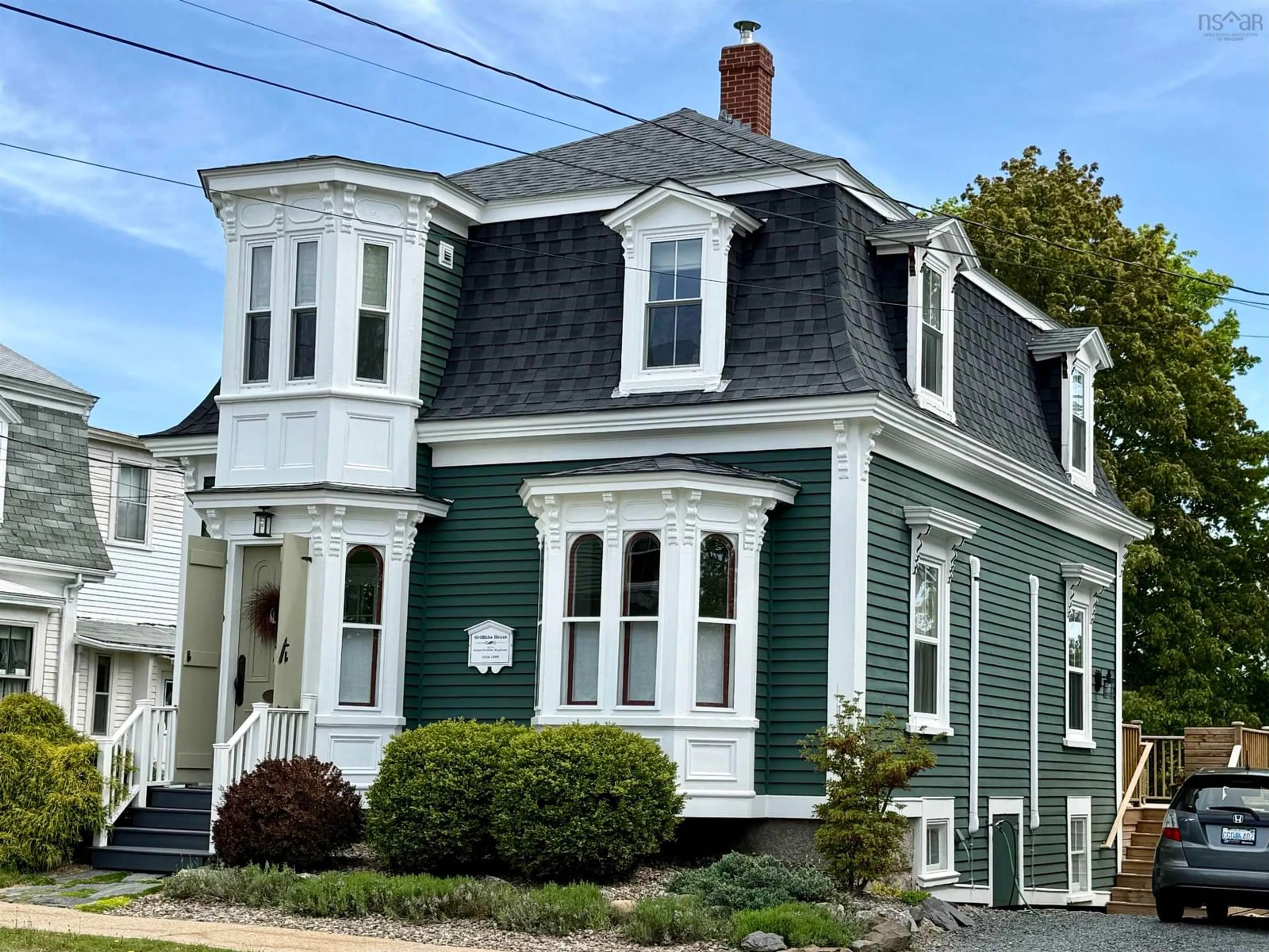 Home with vinyl exterior material, street for 56 Dufferin St, Lunenburg Nova Scotia B0J 2C0