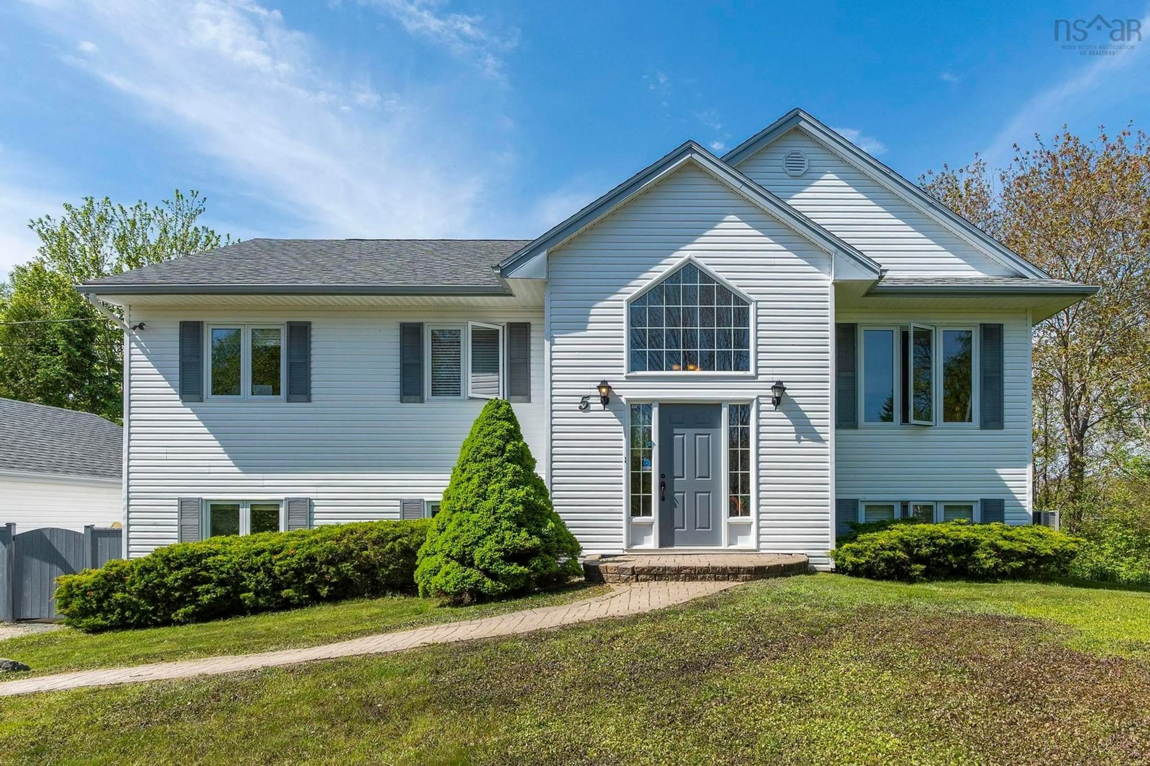 Home with vinyl exterior material, unknown for 5 Waterloo Way, Stillwater Lake Nova Scotia B3Z 1H2