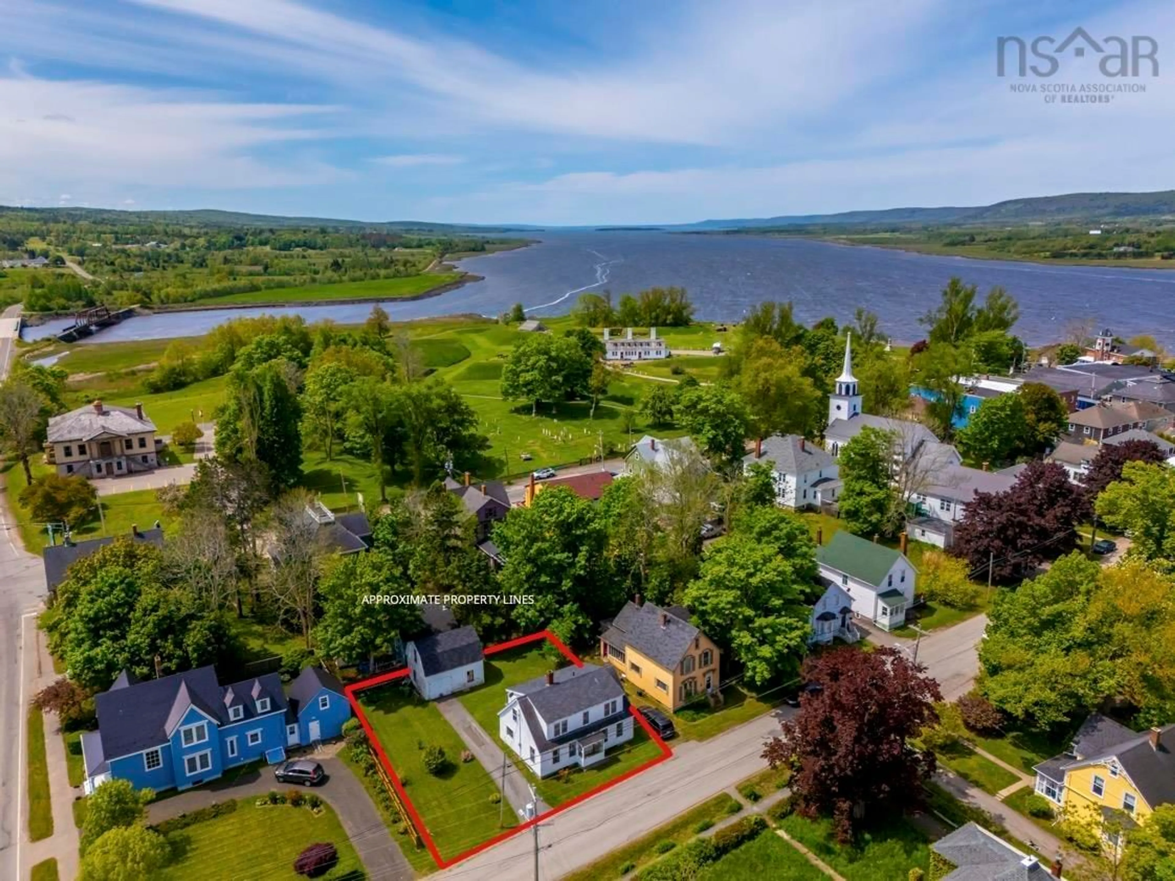 A pic from outside/outdoor area/front of a property/back of a property/a pic from drone, water/lake/river/ocean view for 101 Victoria St, Annapolis Royal Nova Scotia B0S 1A0