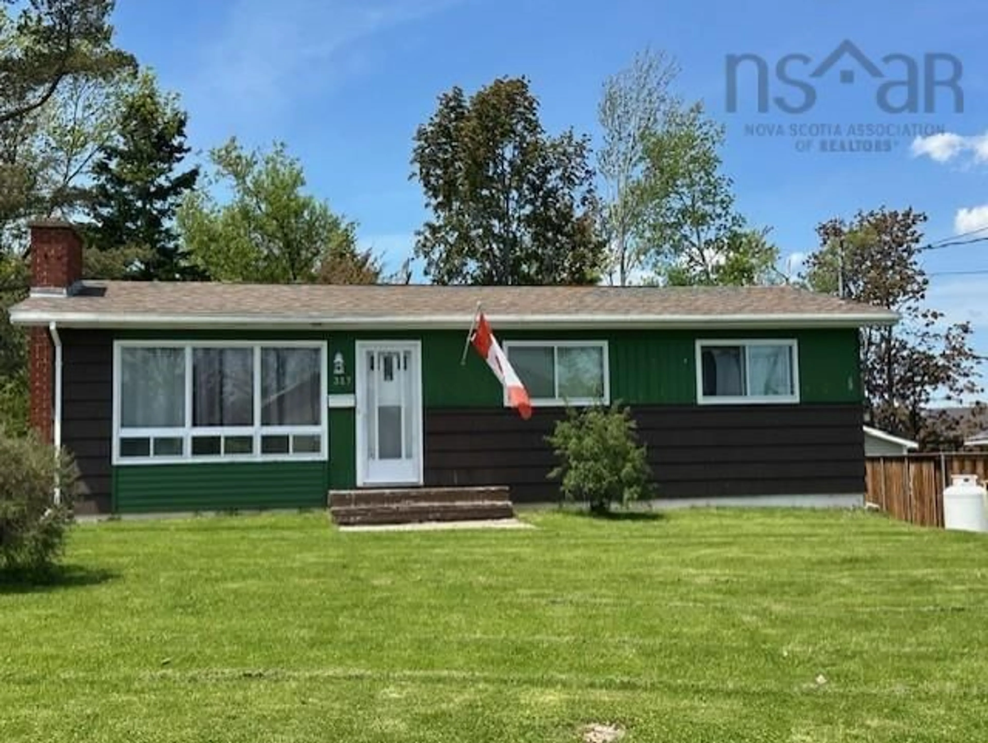 Home with vinyl exterior material, unknown for 327 Dalcrombie Dr, New Glasgow Nova Scotia B2H 1S5