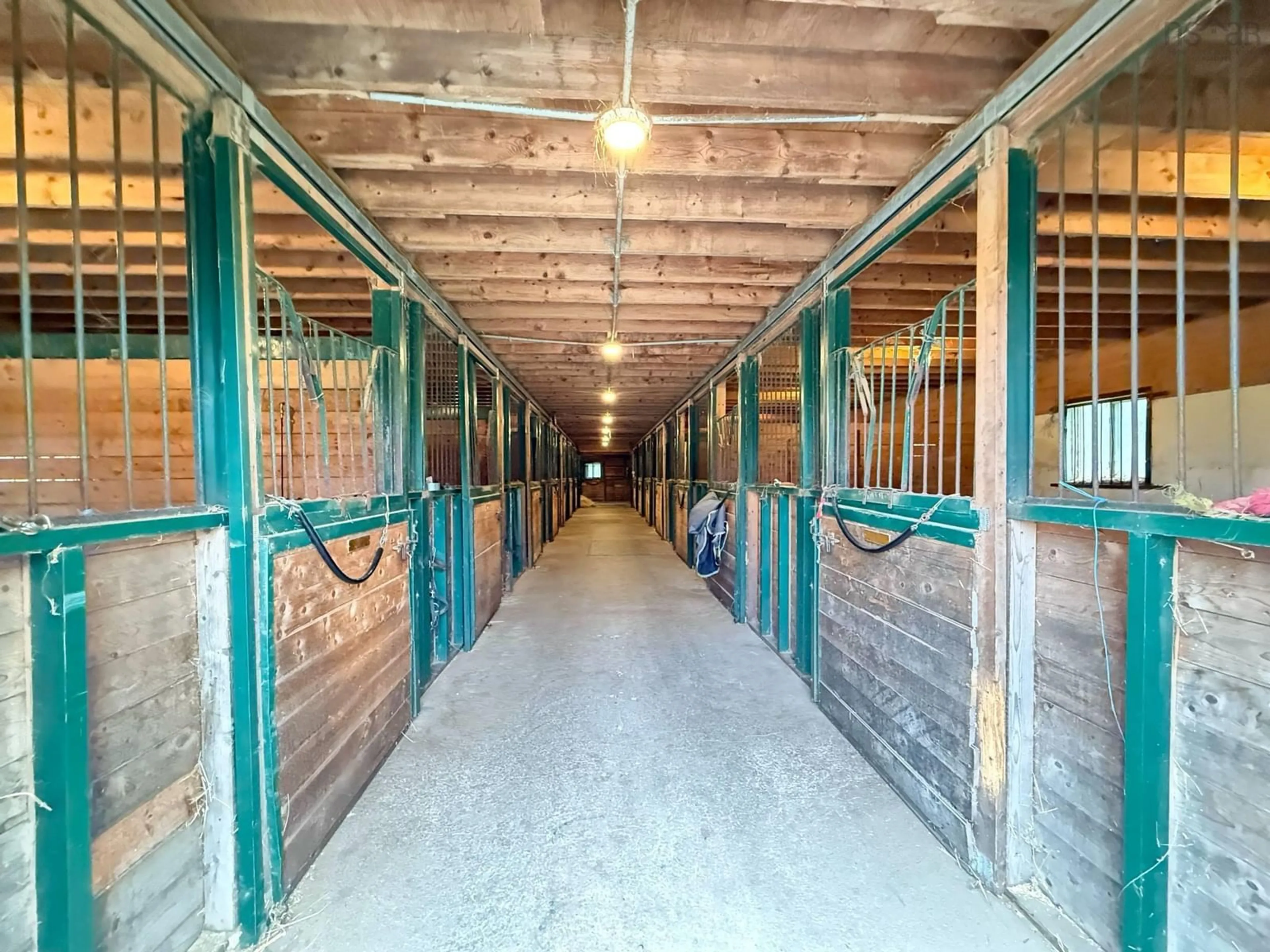 Indoor foyer for 401 Highway 1, Mount Uniacke Nova Scotia B0S 1B0
