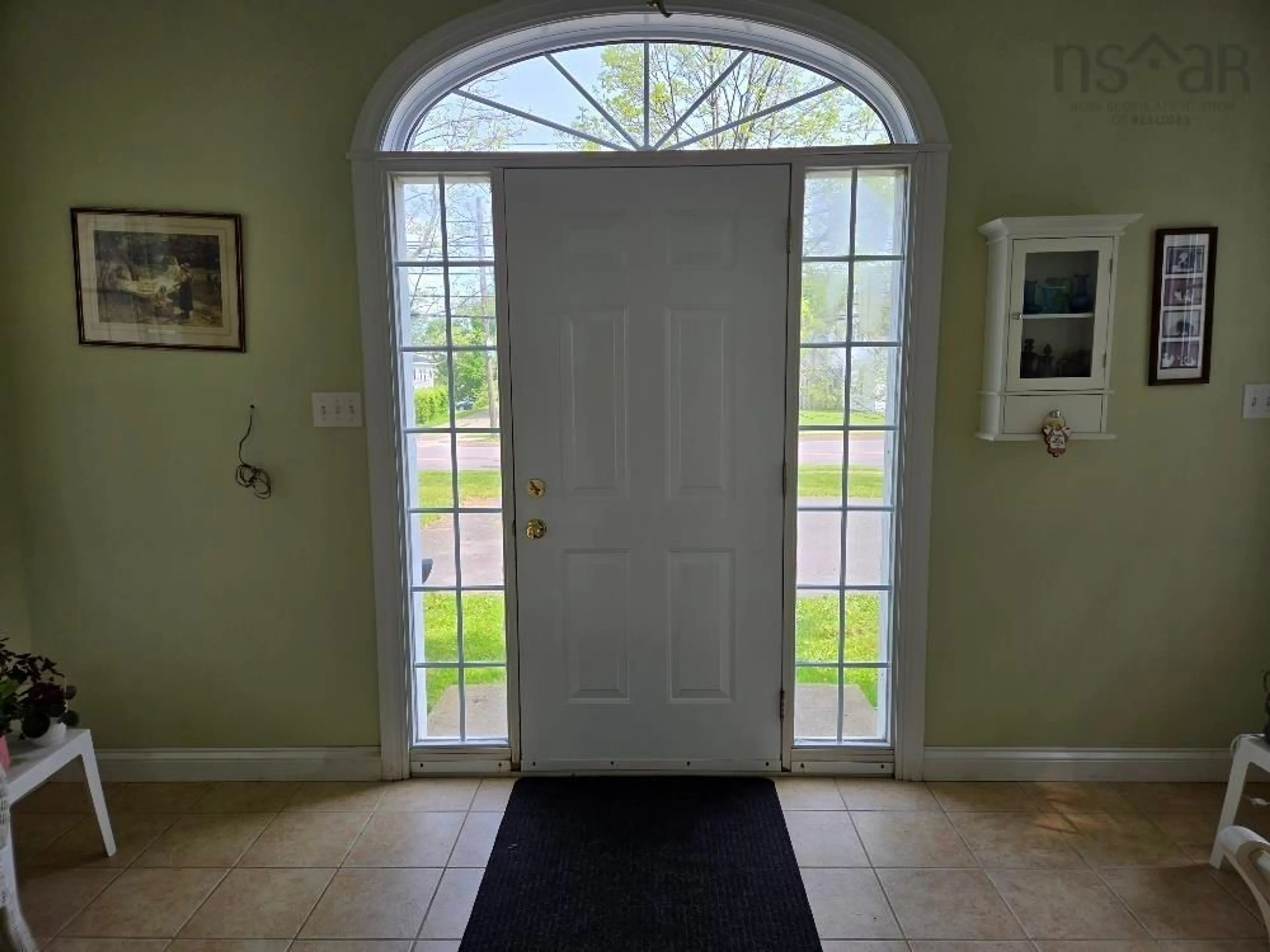 Indoor entryway for 164 Queen Street, Truro Nova Scotia B2N 2B5