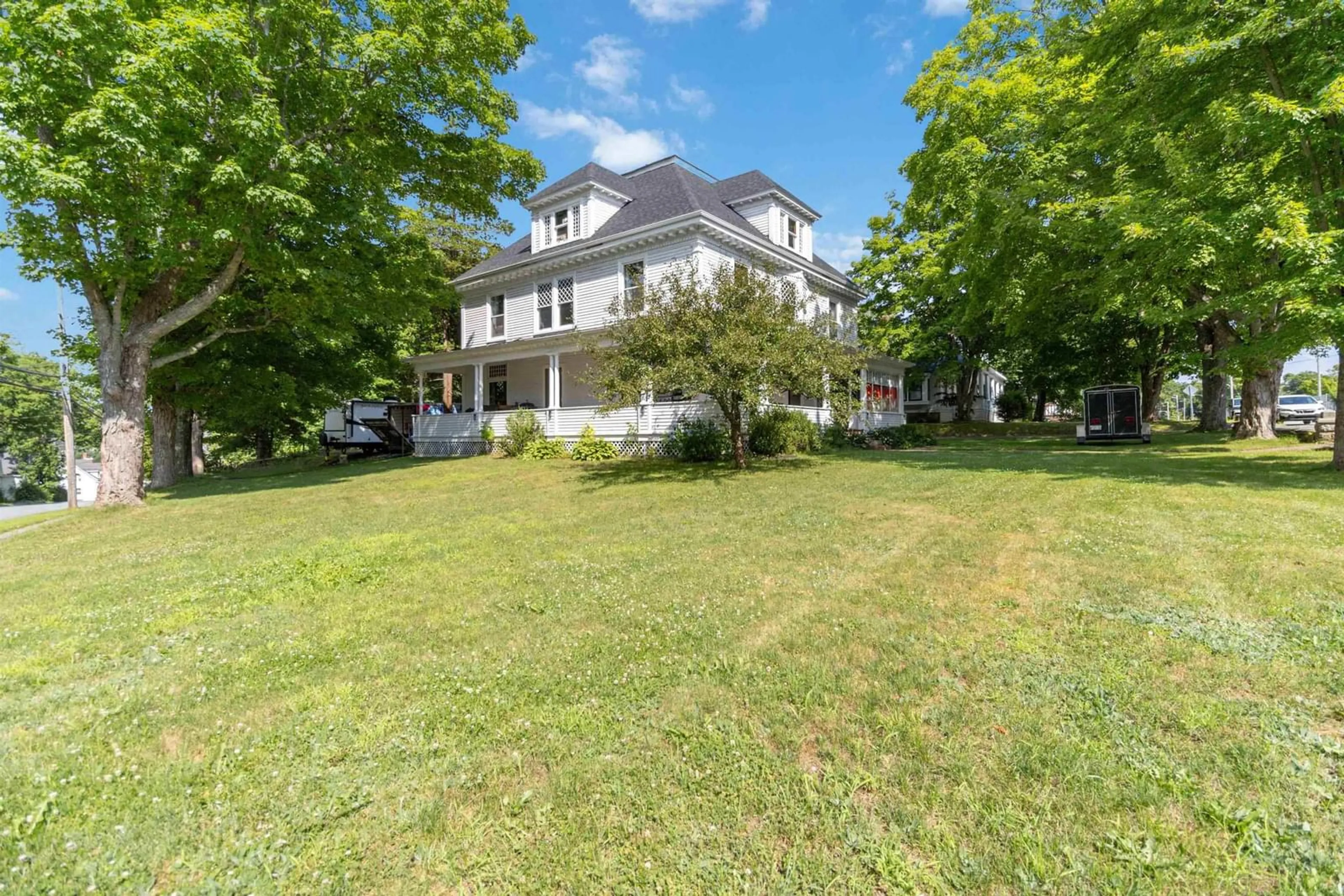 A pic from outside/outdoor area/front of a property/back of a property/a pic from drone, unknown for 126 Queen St, Bridgewater Nova Scotia B4V 1P4