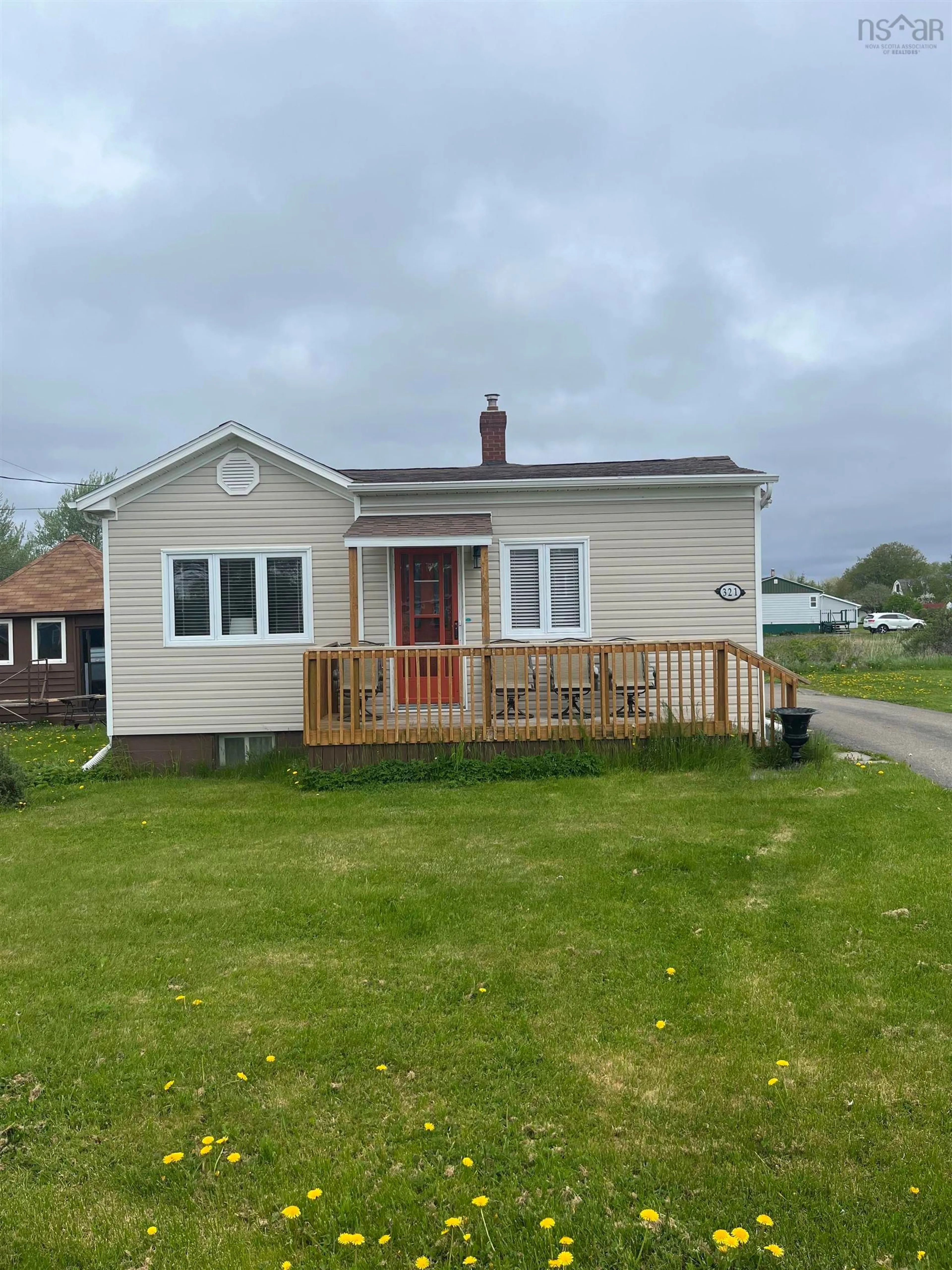 Home with vinyl exterior material, street for 321 Kings Rd, Dominion Nova Scotia B1G 1J7