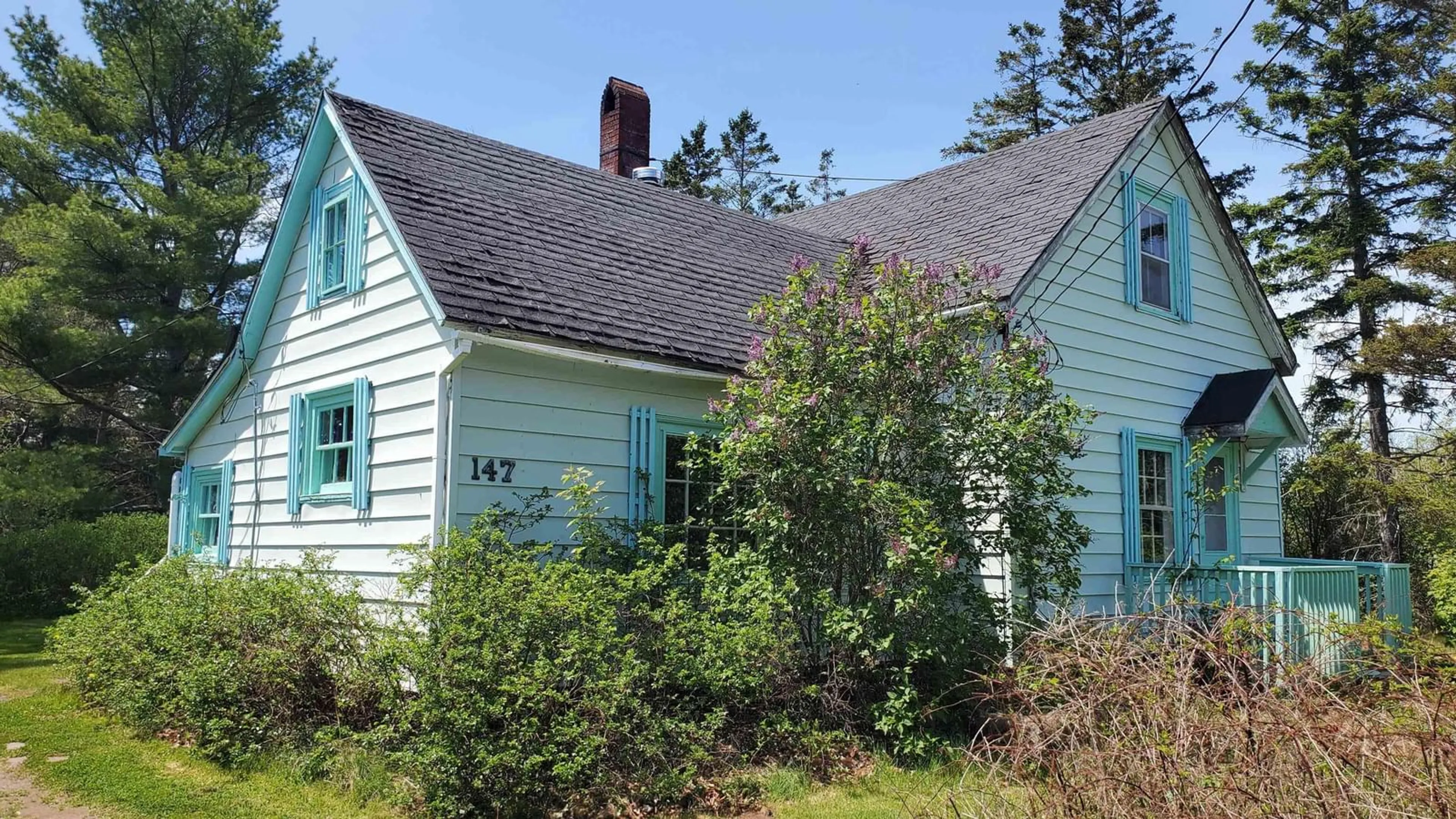 Home with vinyl exterior material, building for 147 Mill St, Parrsboro Nova Scotia B0M 1S0