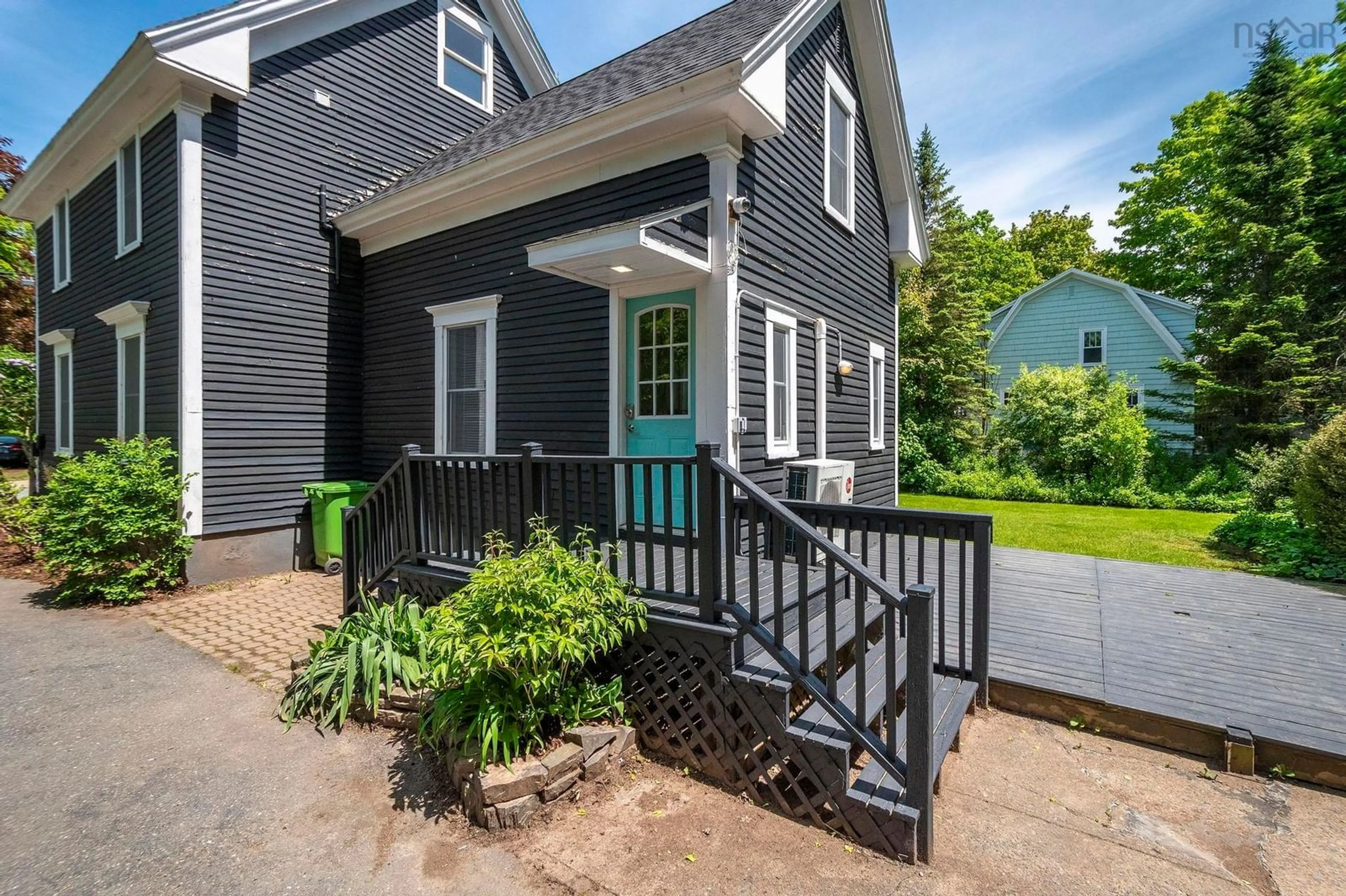 Home with vinyl exterior material, street for 40 Crescent Ave, Kentville Nova Scotia B4N 1R2