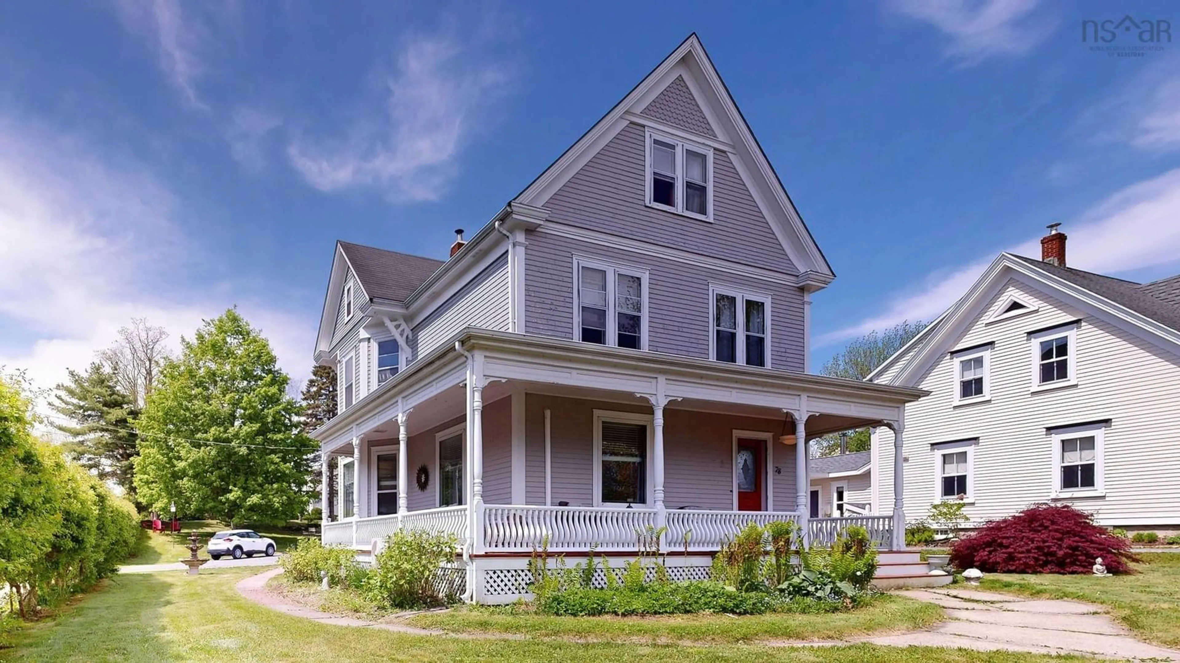 Home with vinyl exterior material, street for 78 Pleasant St, Mahone Bay Nova Scotia B0J 2E0