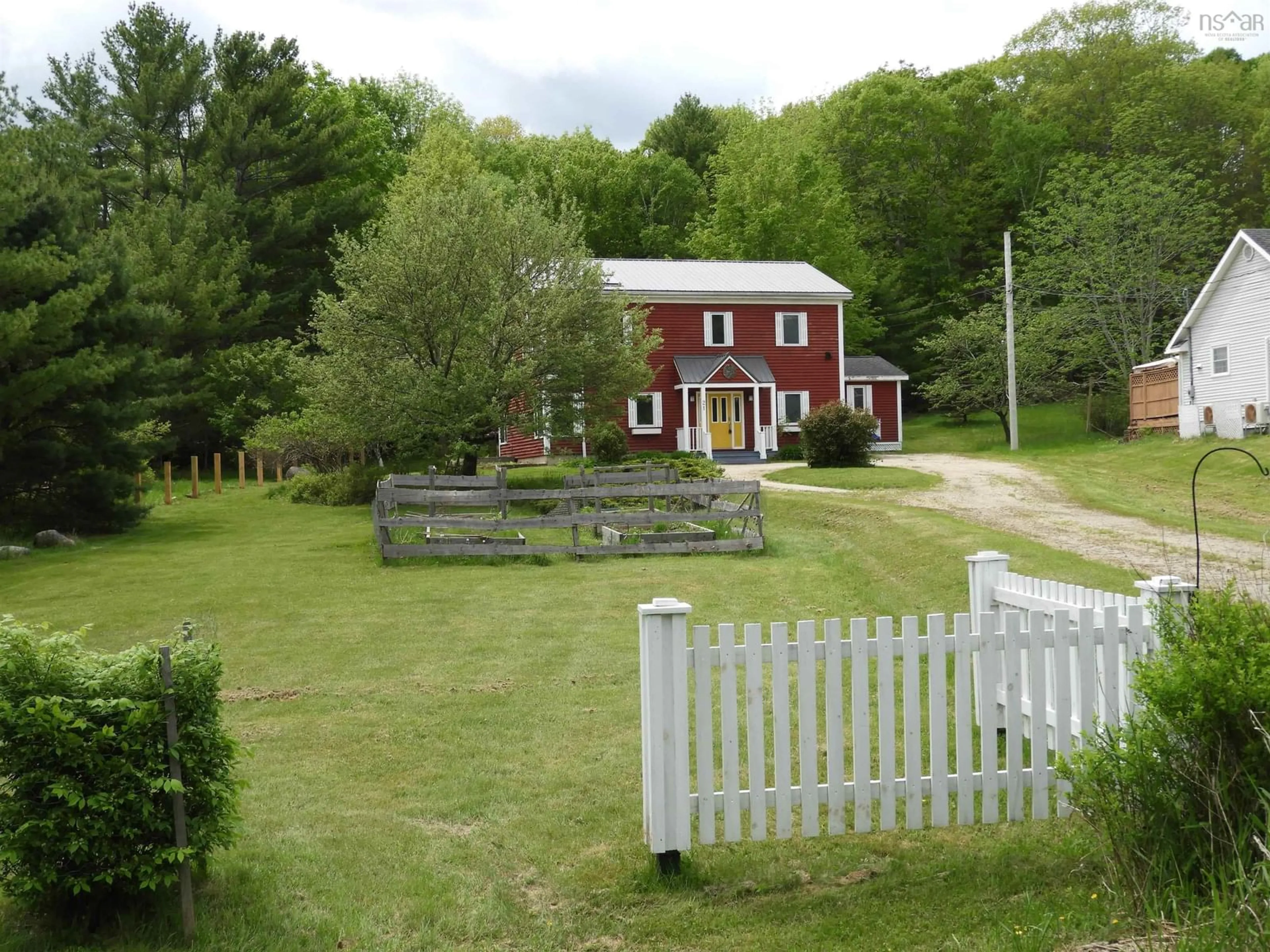 A pic from outside/outdoor area/front of a property/back of a property/a pic from drone, street for 21 Long Hill Rd, Mahone Bay Nova Scotia B0J 2E0