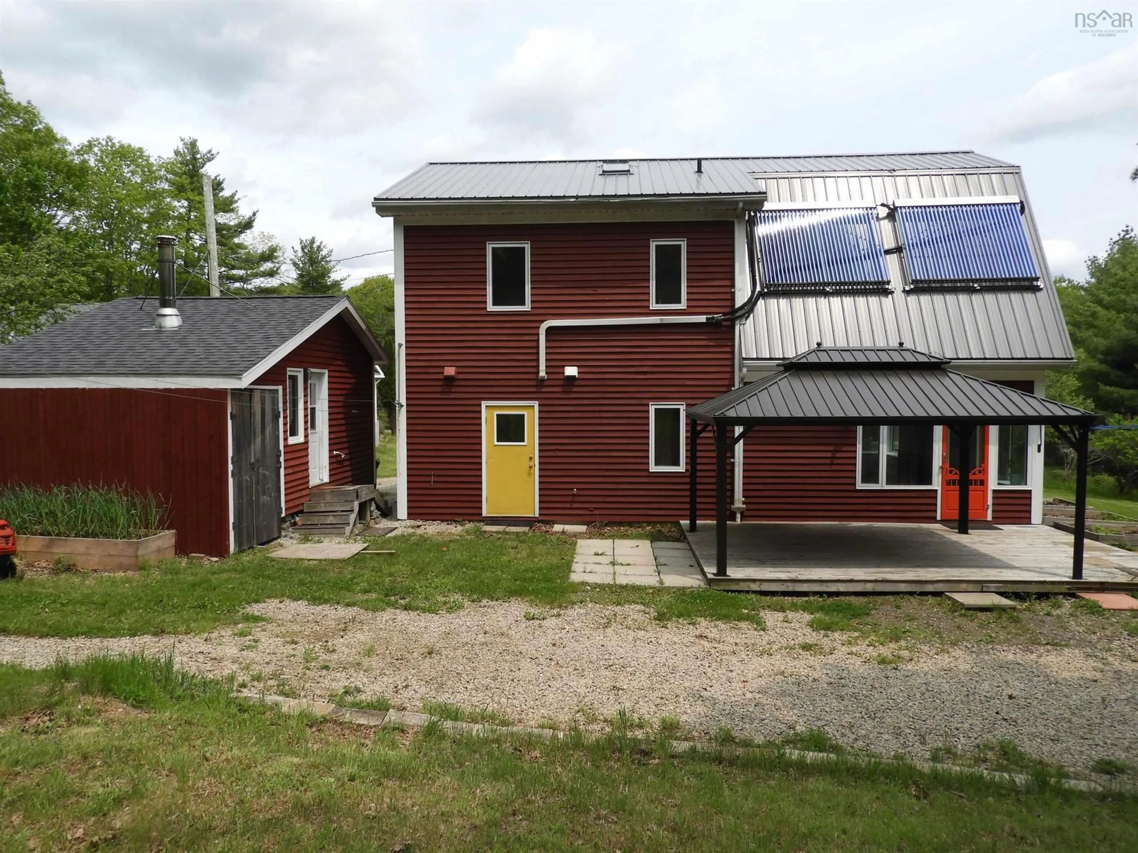 A pic from outside/outdoor area/front of a property/back of a property/a pic from drone, building for 21 Long Hill Rd, Mahone Bay Nova Scotia B0J 2E0