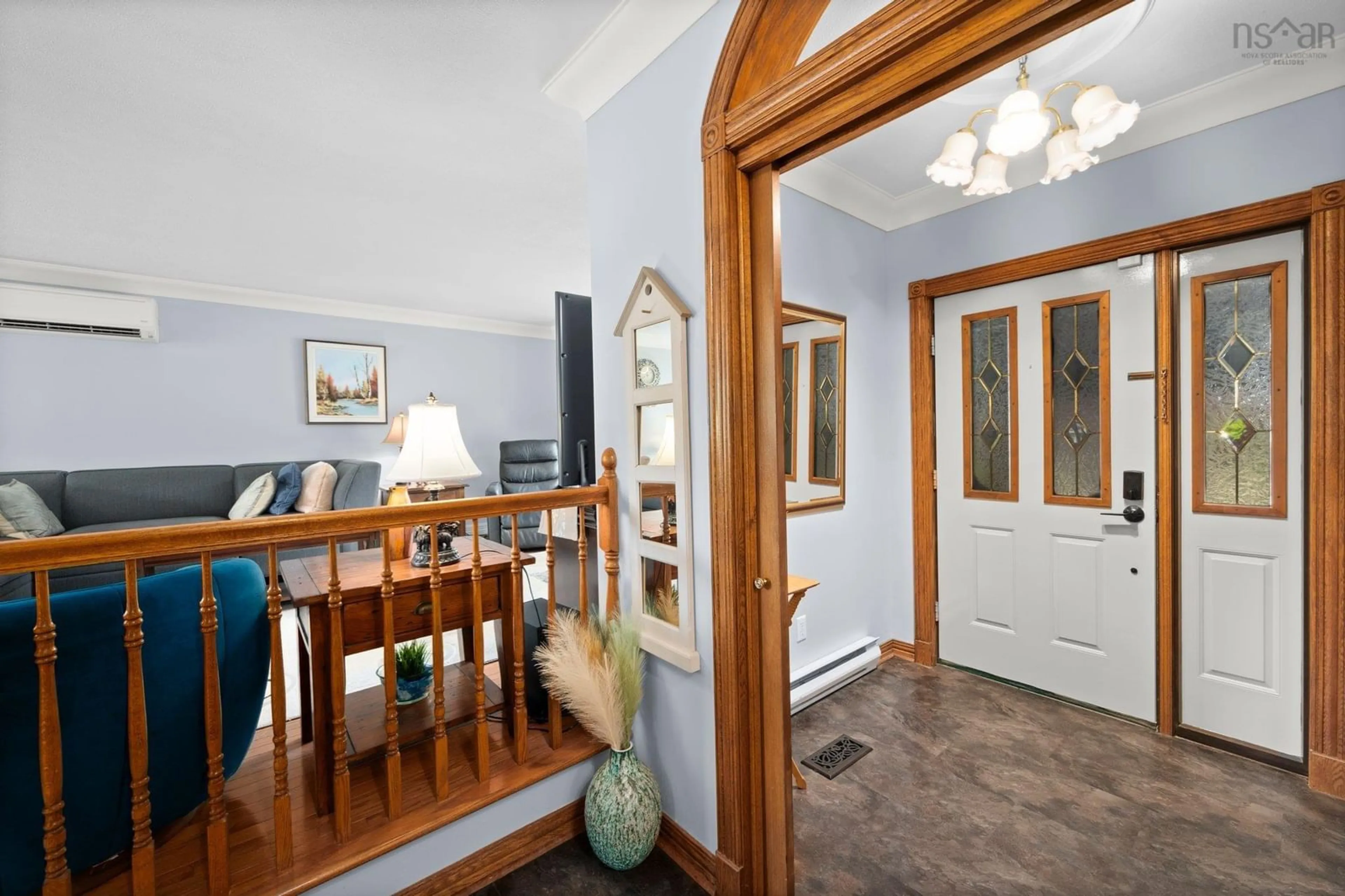 Indoor foyer for 28 Macneil Dr, Bridgewater Nova Scotia B4V 3Y8