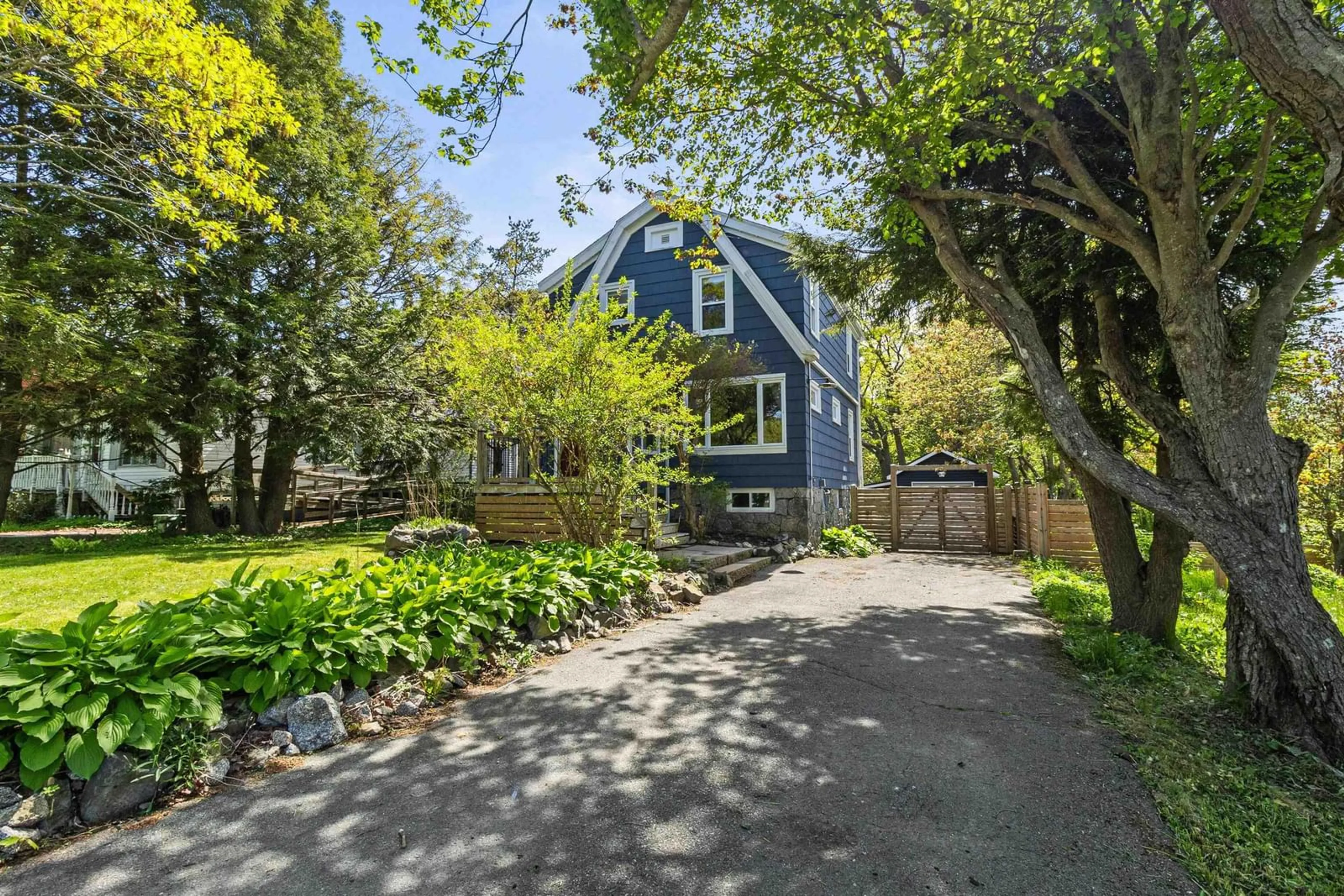 A pic from outside/outdoor area/front of a property/back of a property/a pic from drone, street for 25 Winchester Ave, Halifax Nova Scotia B3P 2C9