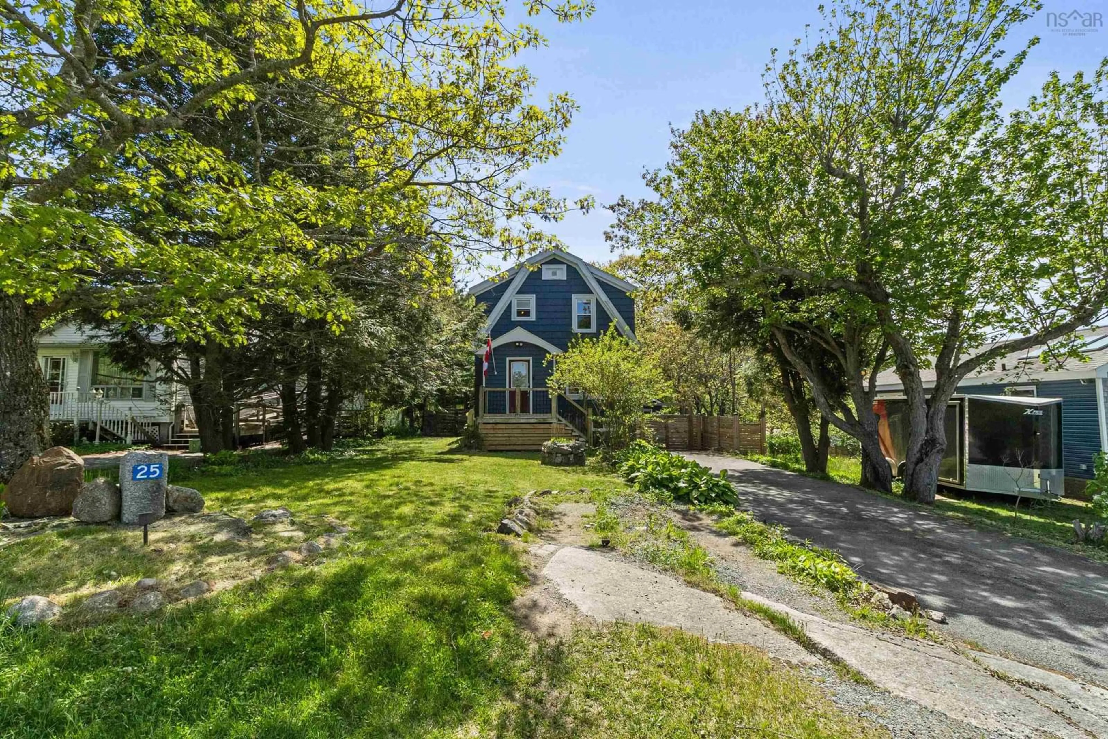 A pic from outside/outdoor area/front of a property/back of a property/a pic from drone, street for 25 Winchester Ave, Halifax Nova Scotia B3P 2C9