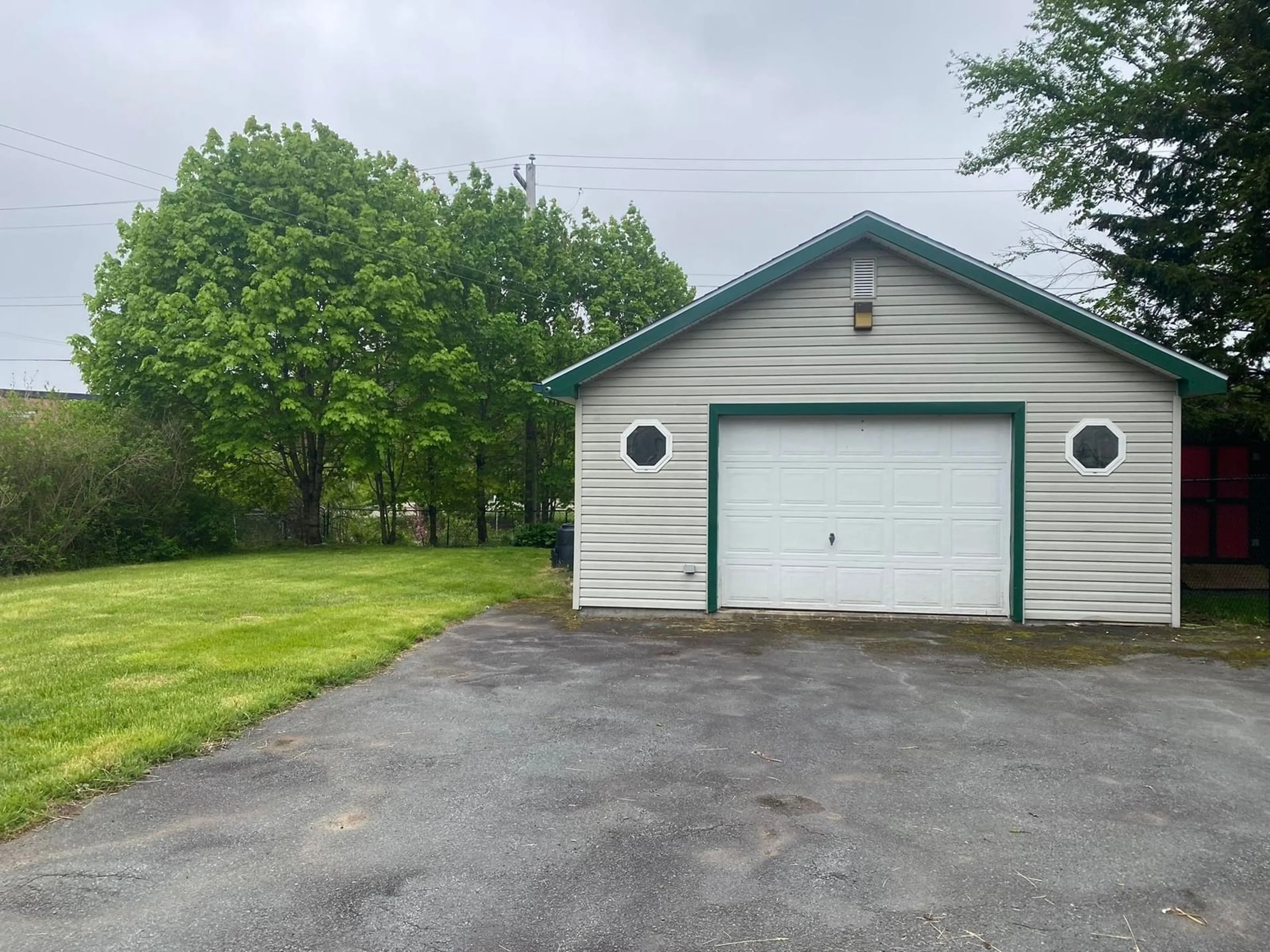 Indoor garage for 32 James St, Timberlea Nova Scotia B3T 1G9