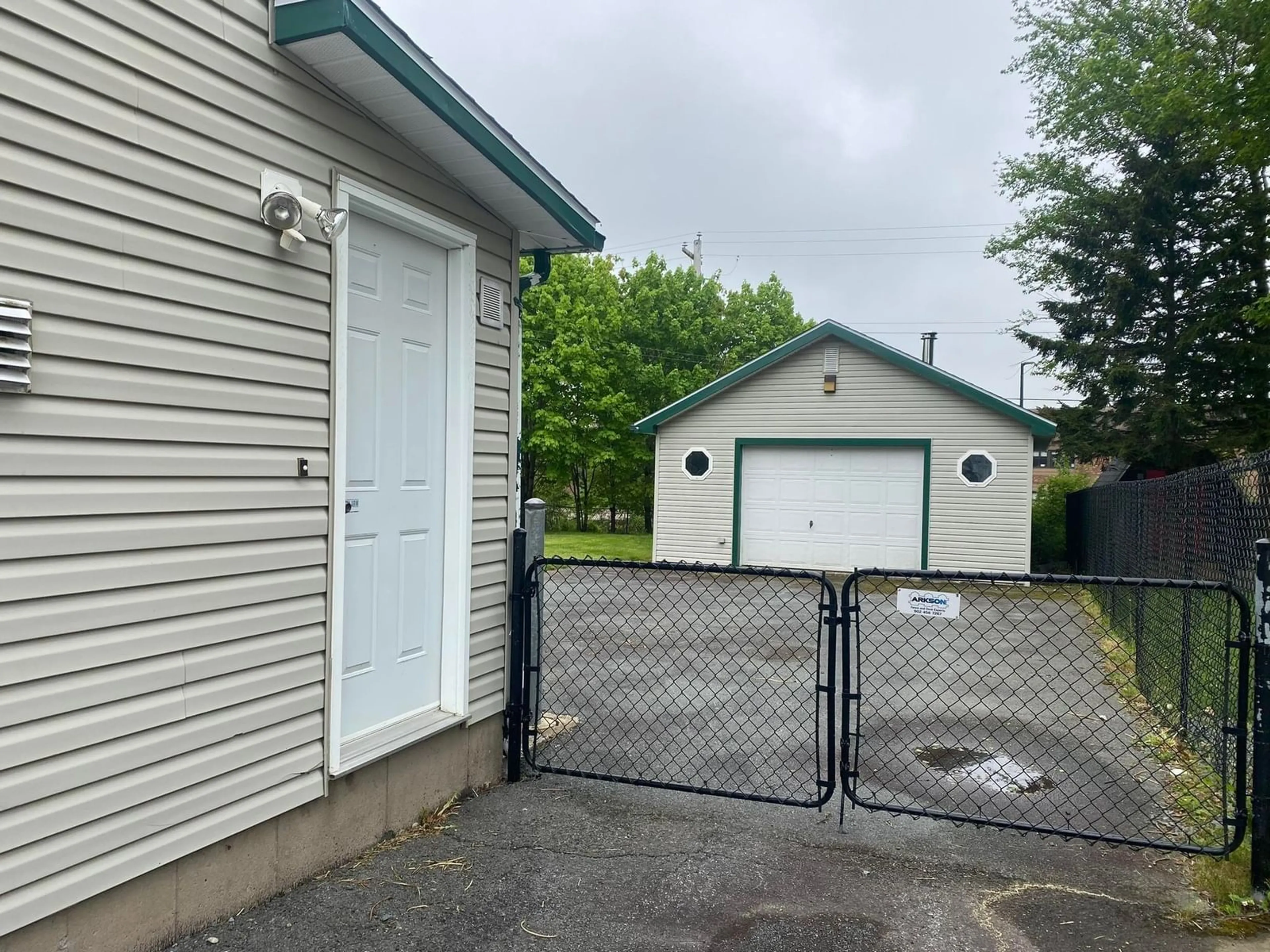 Shed for 32 James St, Timberlea Nova Scotia B3T 1G9
