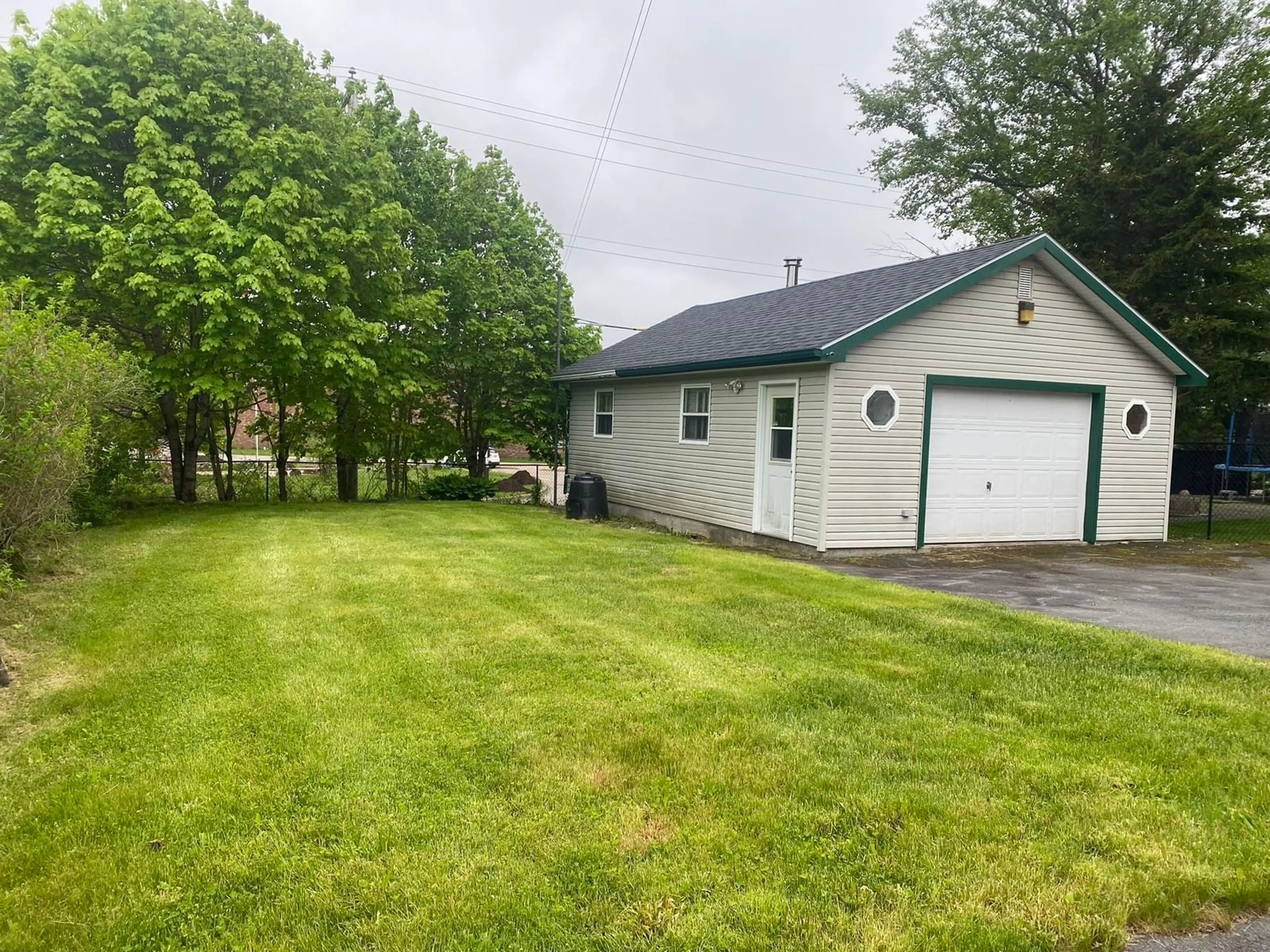 A pic from outside/outdoor area/front of a property/back of a property/a pic from drone, street for 32 James St, Timberlea Nova Scotia B3T 1G9
