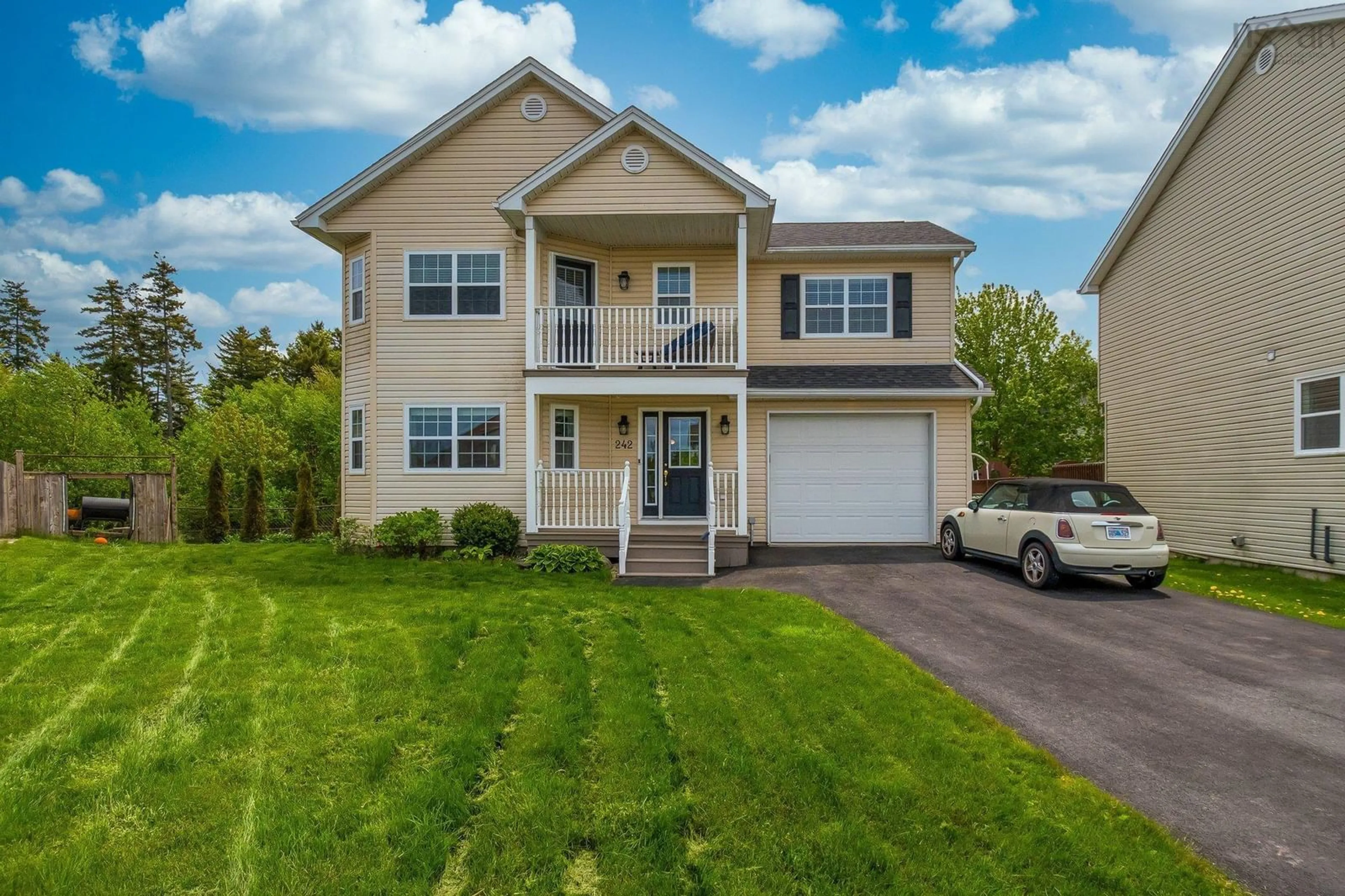 Home with vinyl exterior material, street for 242 Stanfield Ave, Dartmouth Nova Scotia B2X 0A2