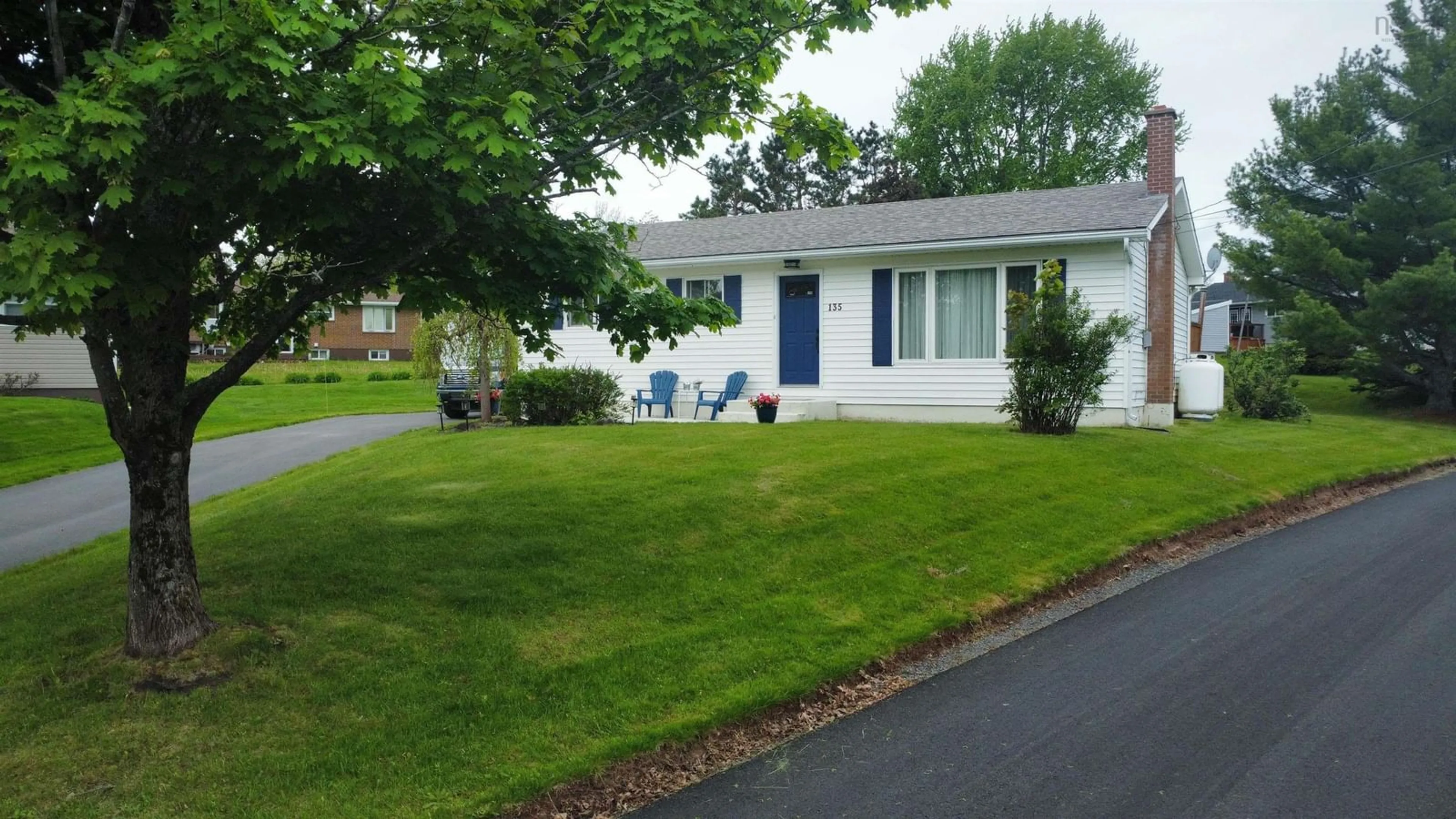 Home with vinyl exterior material, street for 135 Kings Crt, Stellarton Nova Scotia B0K 1S0