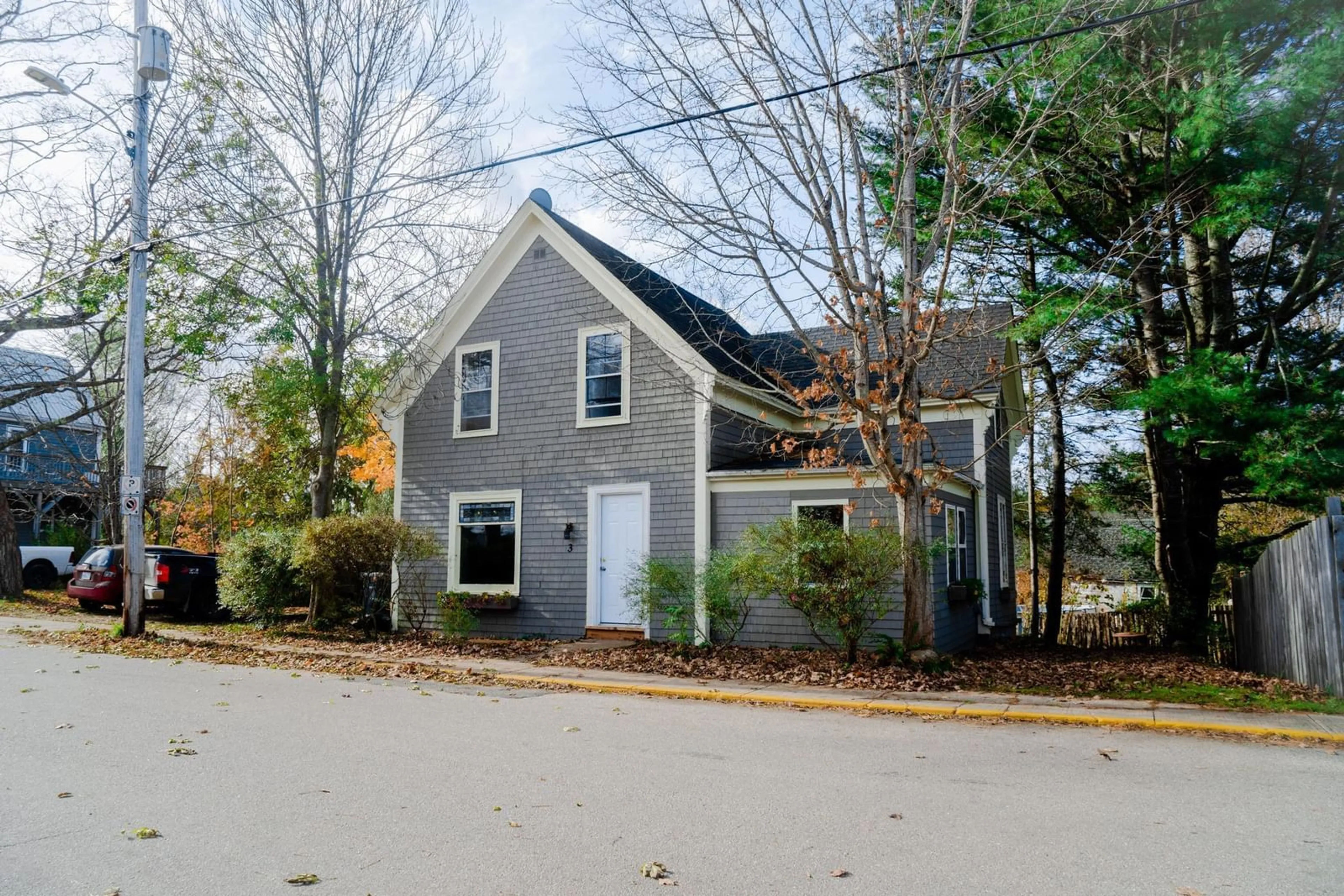 A pic from outside/outdoor area/front of a property/back of a property/a pic from drone, street for 3 Court St, Bridgetown Nova Scotia B0S 1C0