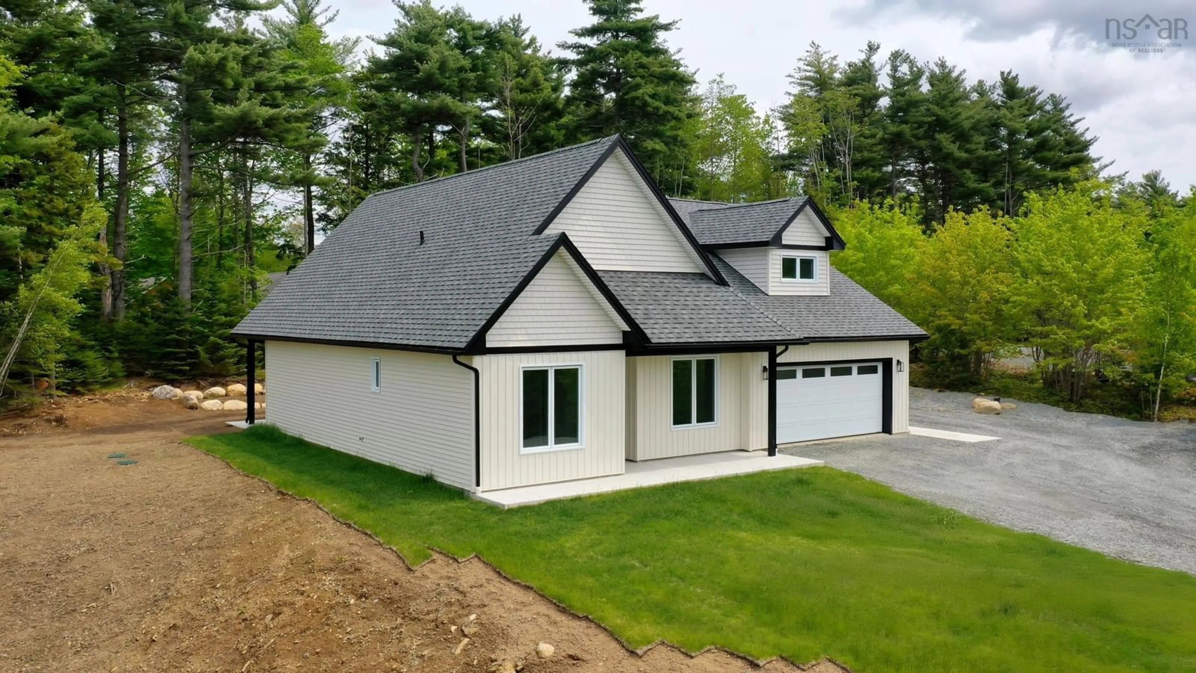 Home with vinyl exterior material, unknown for 28 Concordia Dr, Conquerall Bank Nova Scotia B4V 9E7