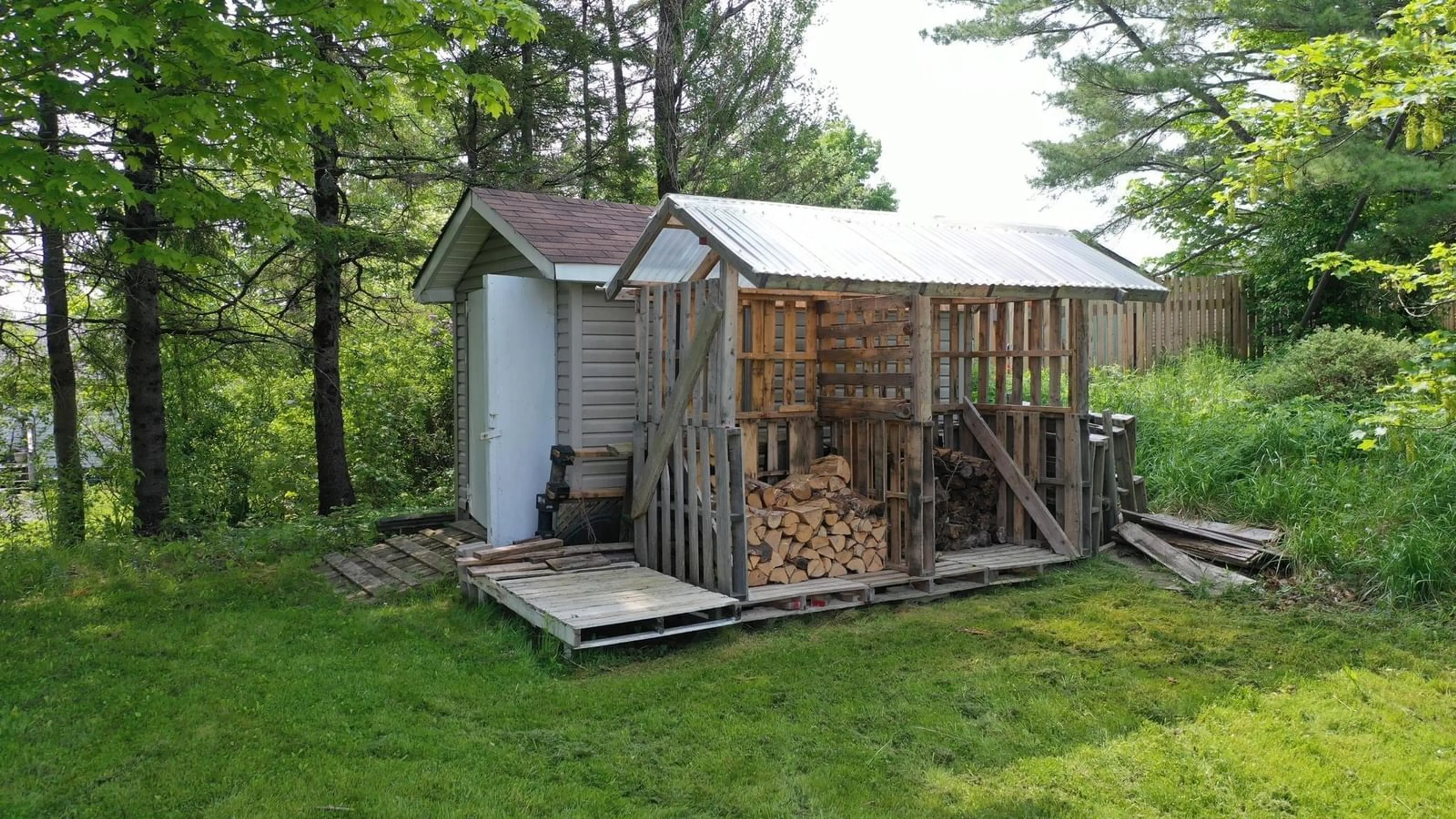 Shed for 25 Laurie Dr, Lower Sackville Nova Scotia B4E 1G1