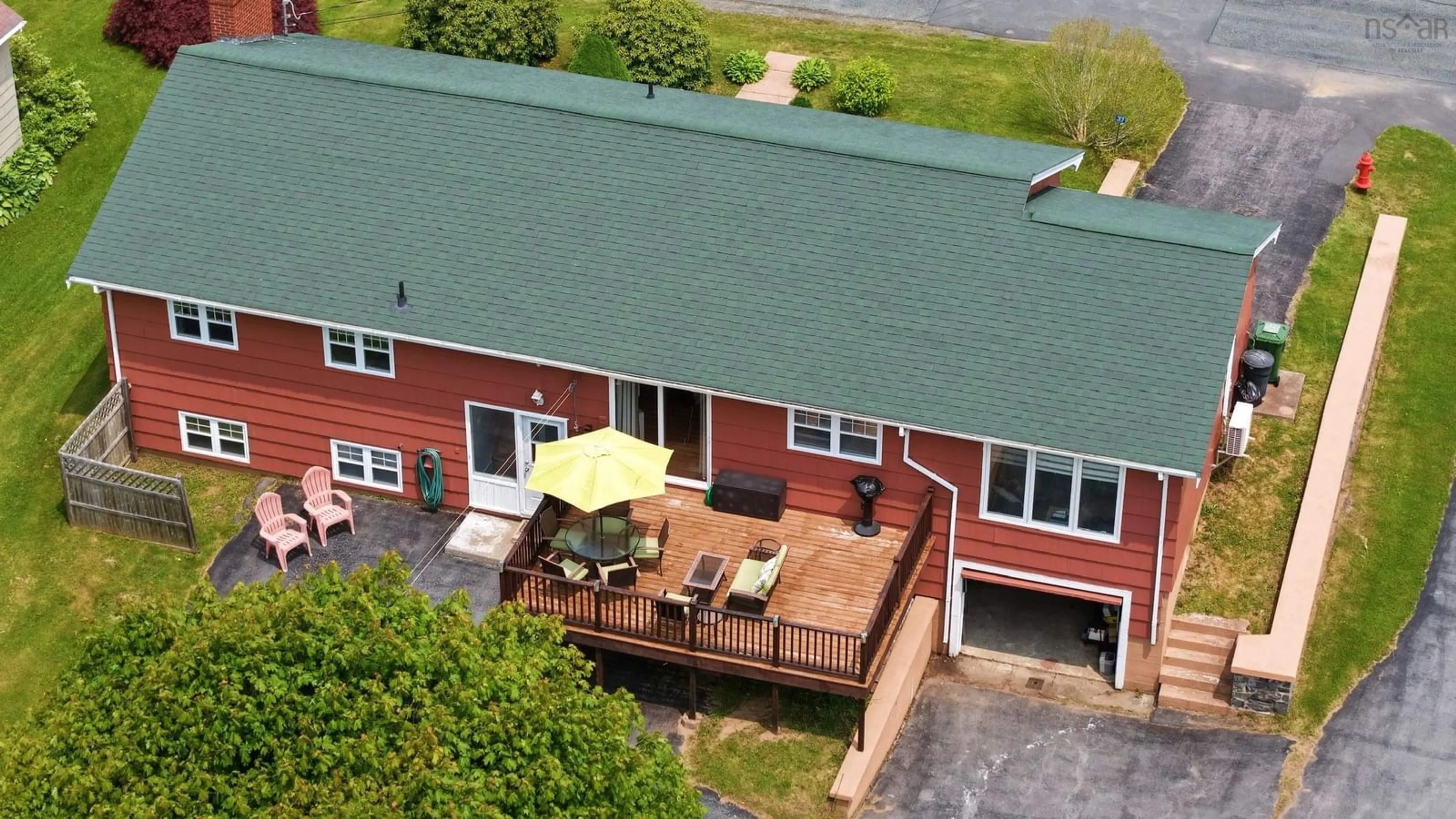 A pic from outside/outdoor area/front of a property/back of a property/a pic from drone, unknown for 37 Millard Ave, Liverpool Nova Scotia B0T 1K0