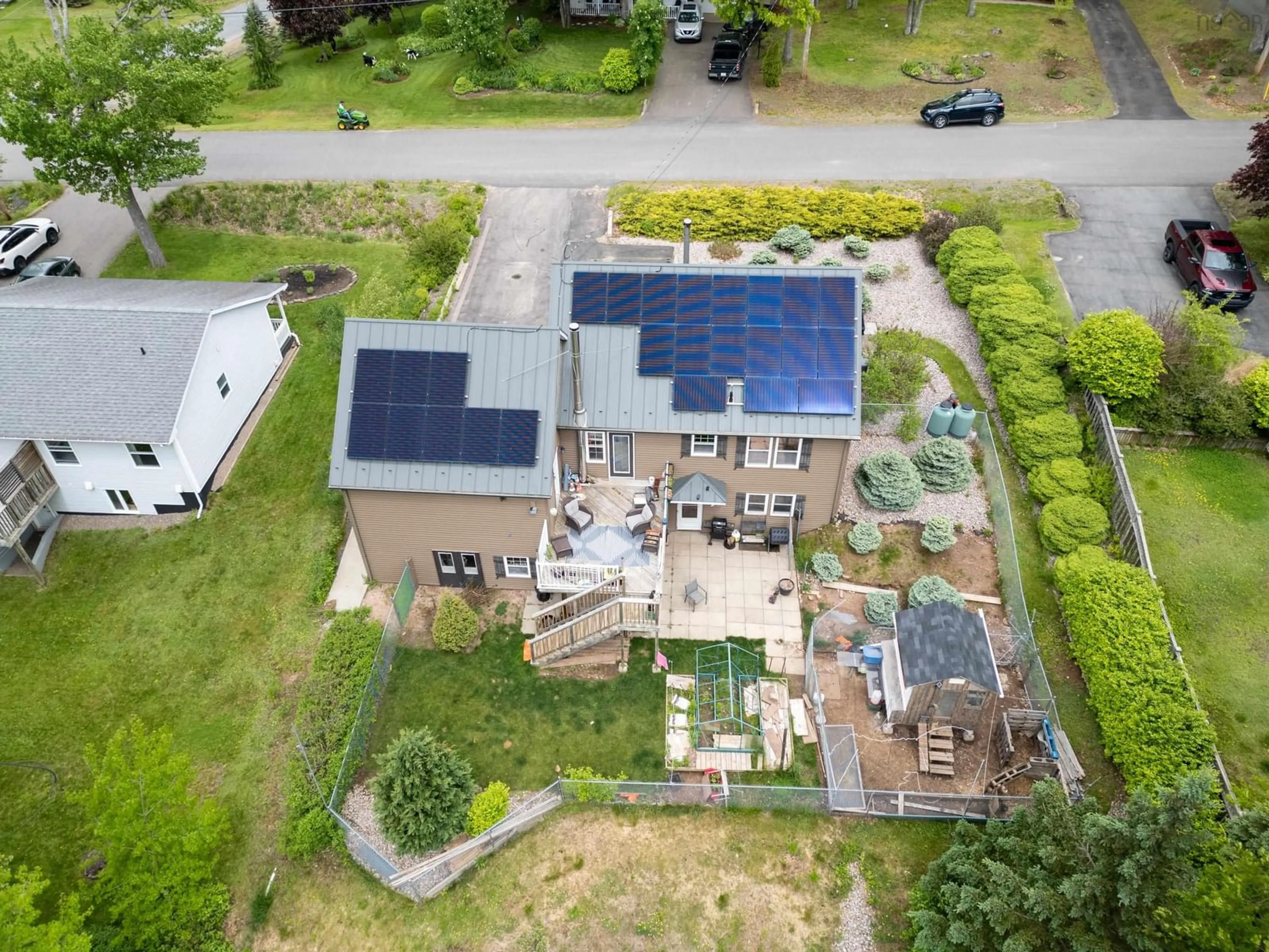 A pic from outside/outdoor area/front of a property/back of a property/a pic from drone, building for 2894 Ward St, Coldbrook Nova Scotia B4R 1A4