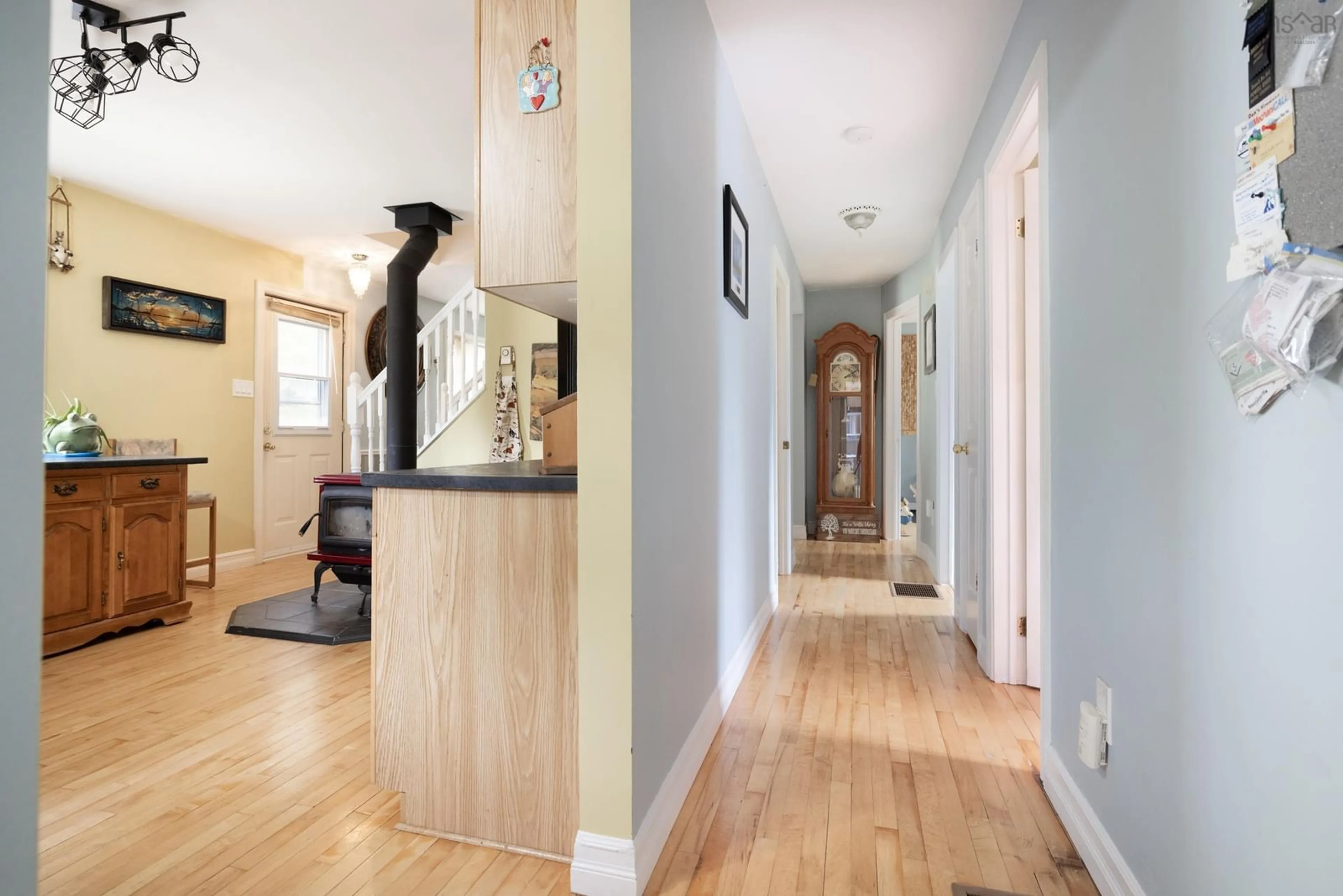 Indoor entryway for 2894 Ward St, Coldbrook Nova Scotia B4R 1A4