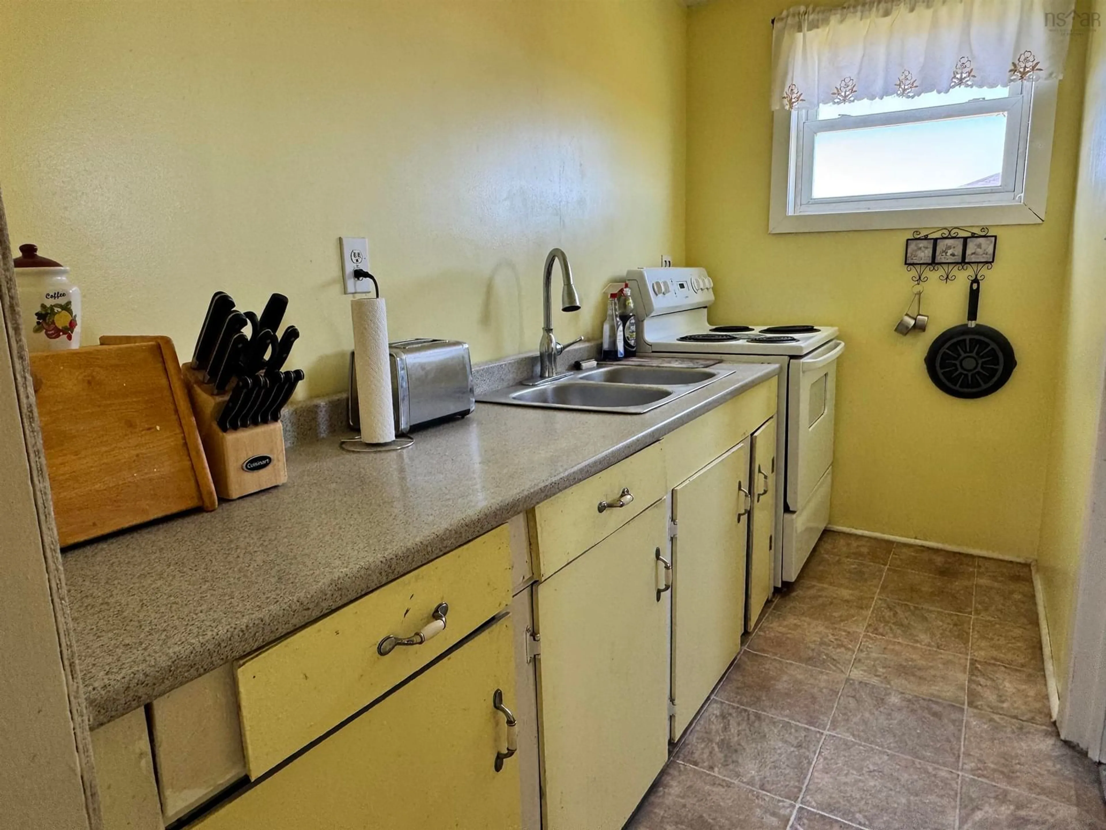 Standard kitchen, unknown for 18 Denver St, Glace Bay Nova Scotia B1A 4P8