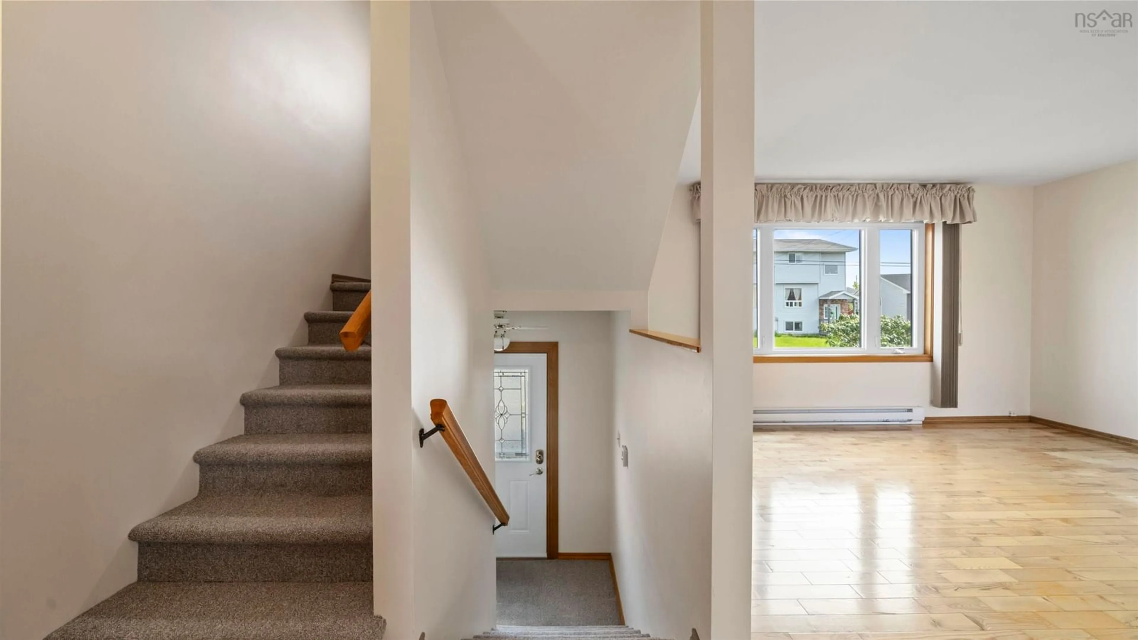 Indoor foyer for 58 Cannon Cres, Eastern Passage Nova Scotia B3G 1E8