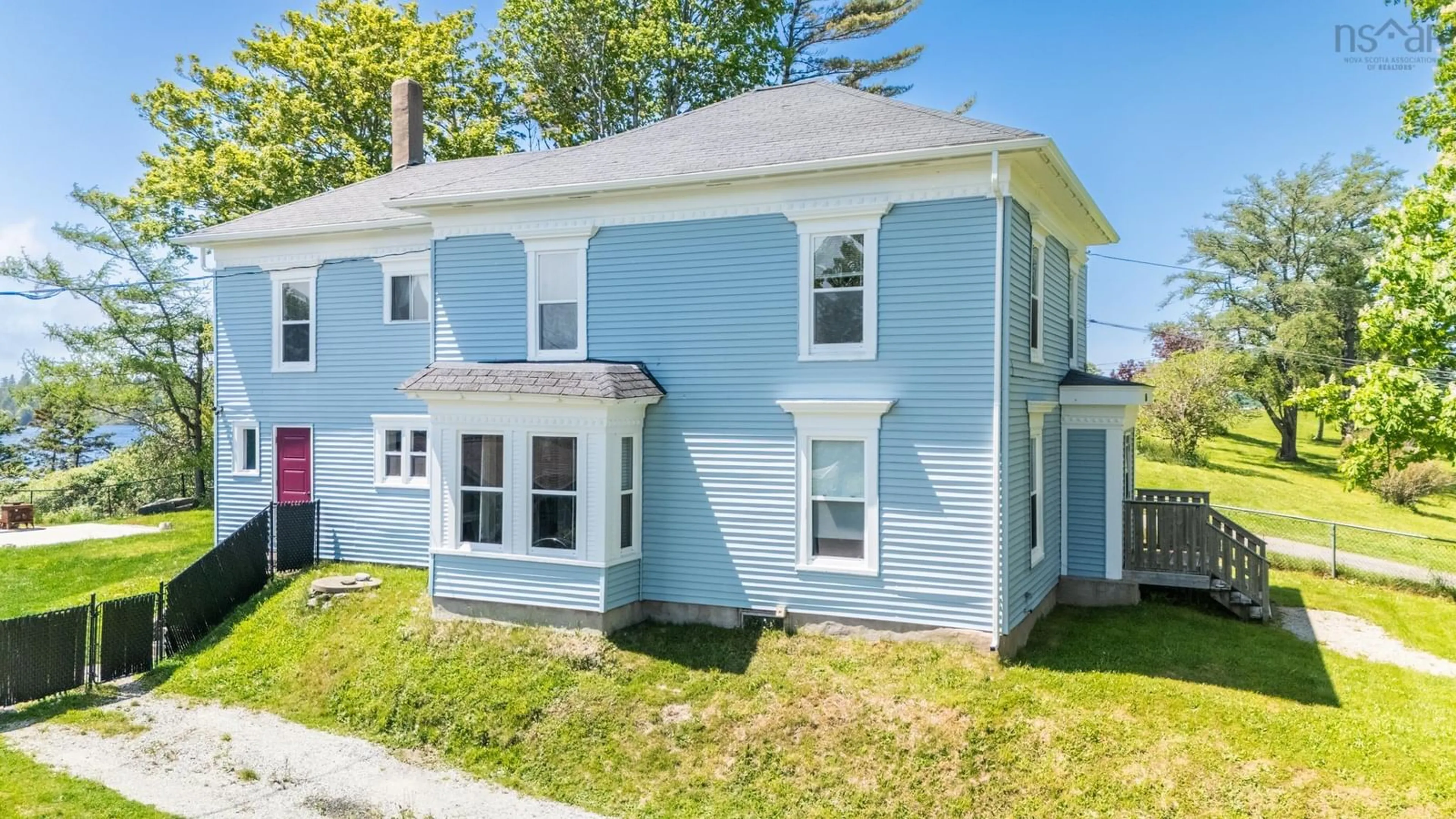 Home with vinyl exterior material, street for 865 Highway 1, Hebron Nova Scotia B5A 5Z5