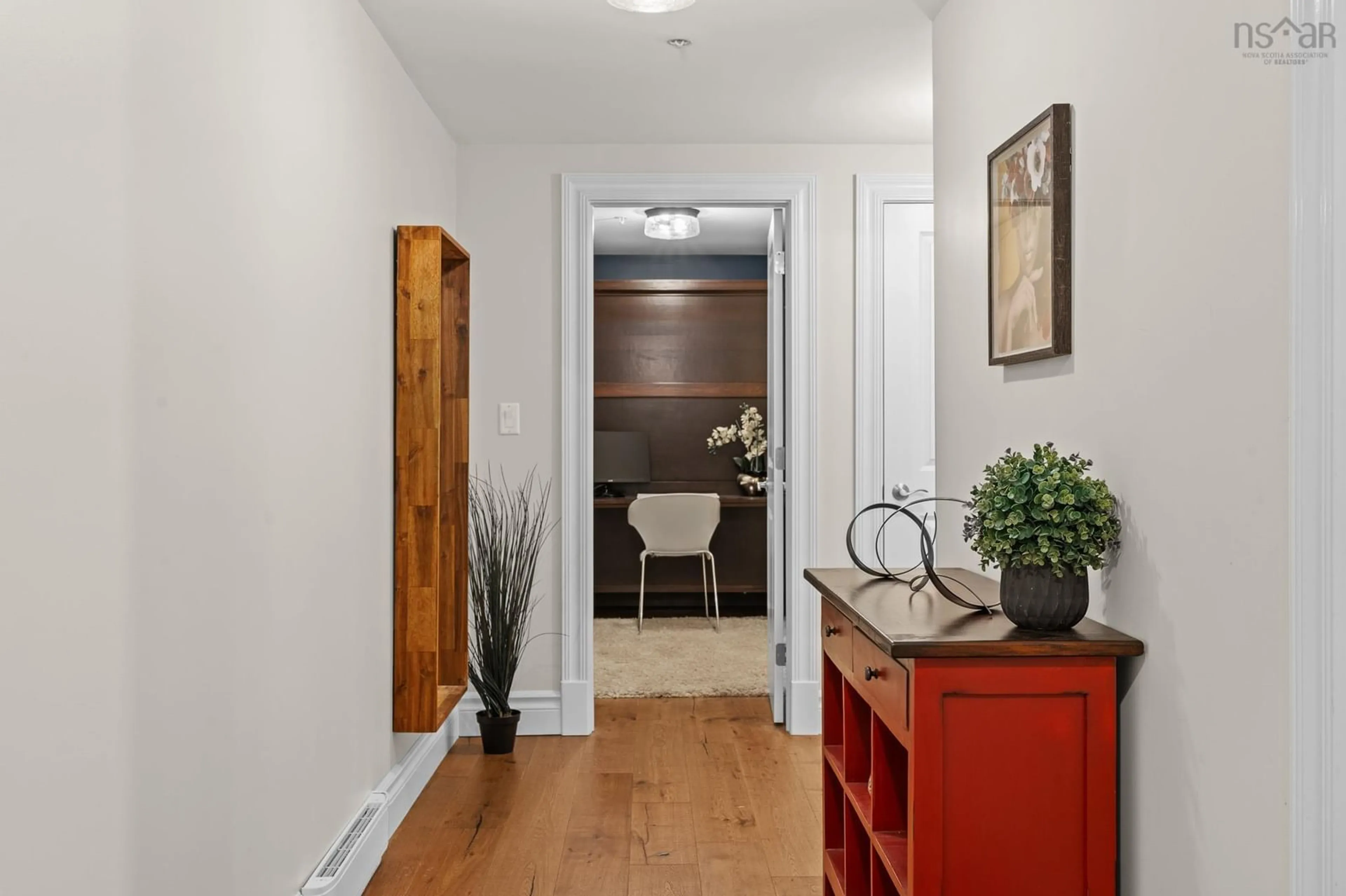Indoor entryway for 1270 Oxford St #103, Halifax Nova Scotia B3H 3Y8