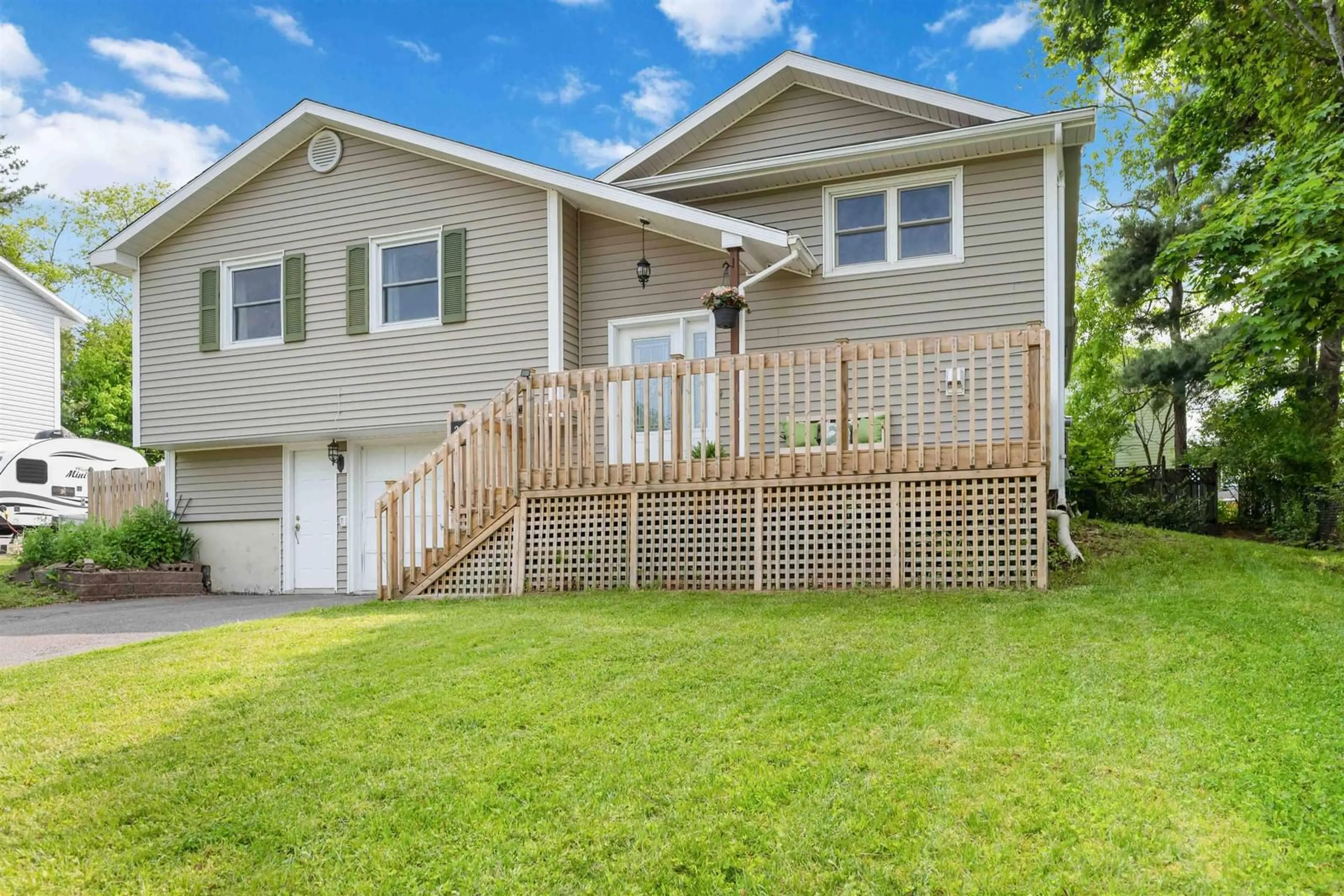 Home with vinyl exterior material, street for 28 Cortland Cres, Kentville Nova Scotia B4N 4X3