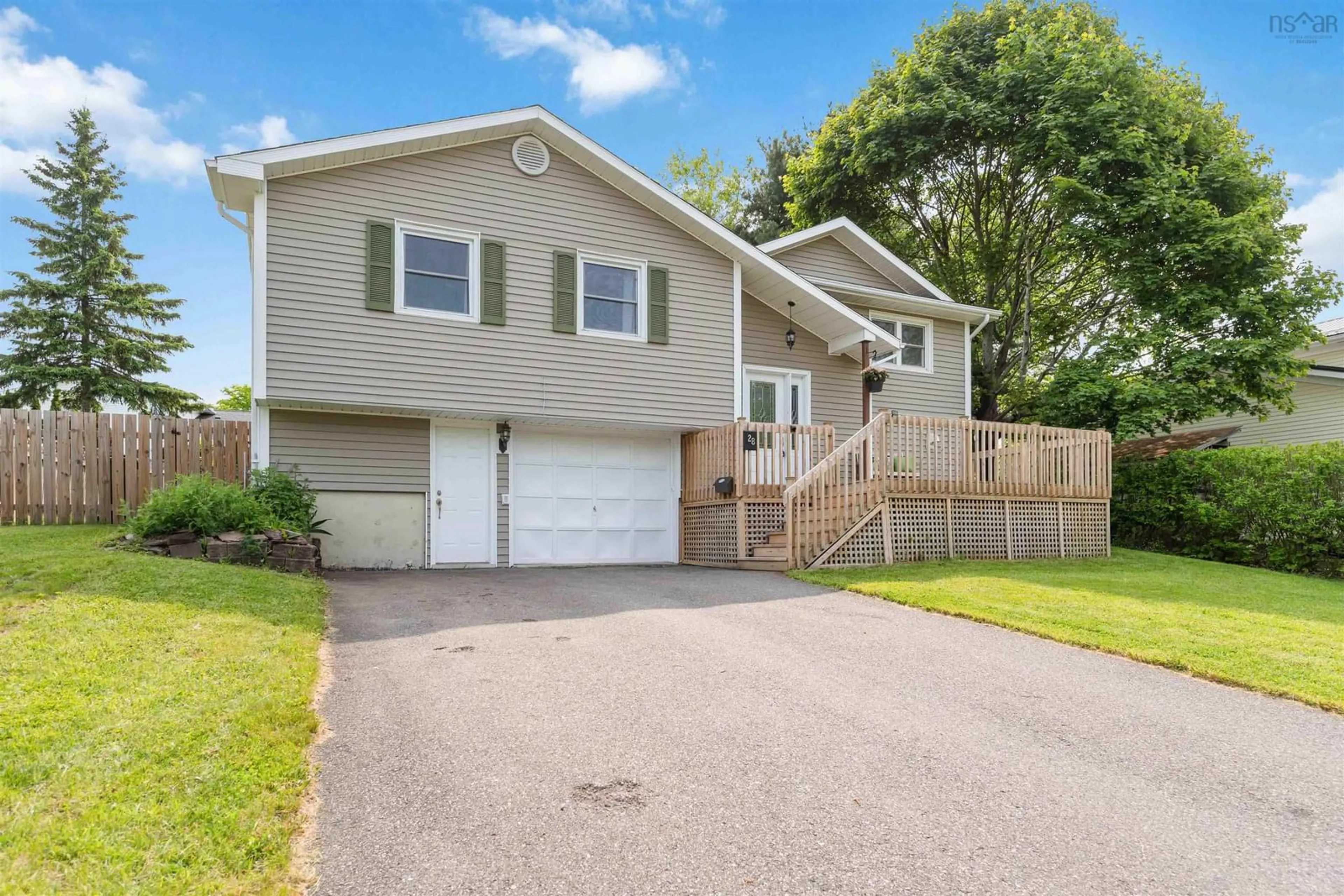 Home with vinyl exterior material, street for 28 Cortland Cres, Kentville Nova Scotia B4N 4X3