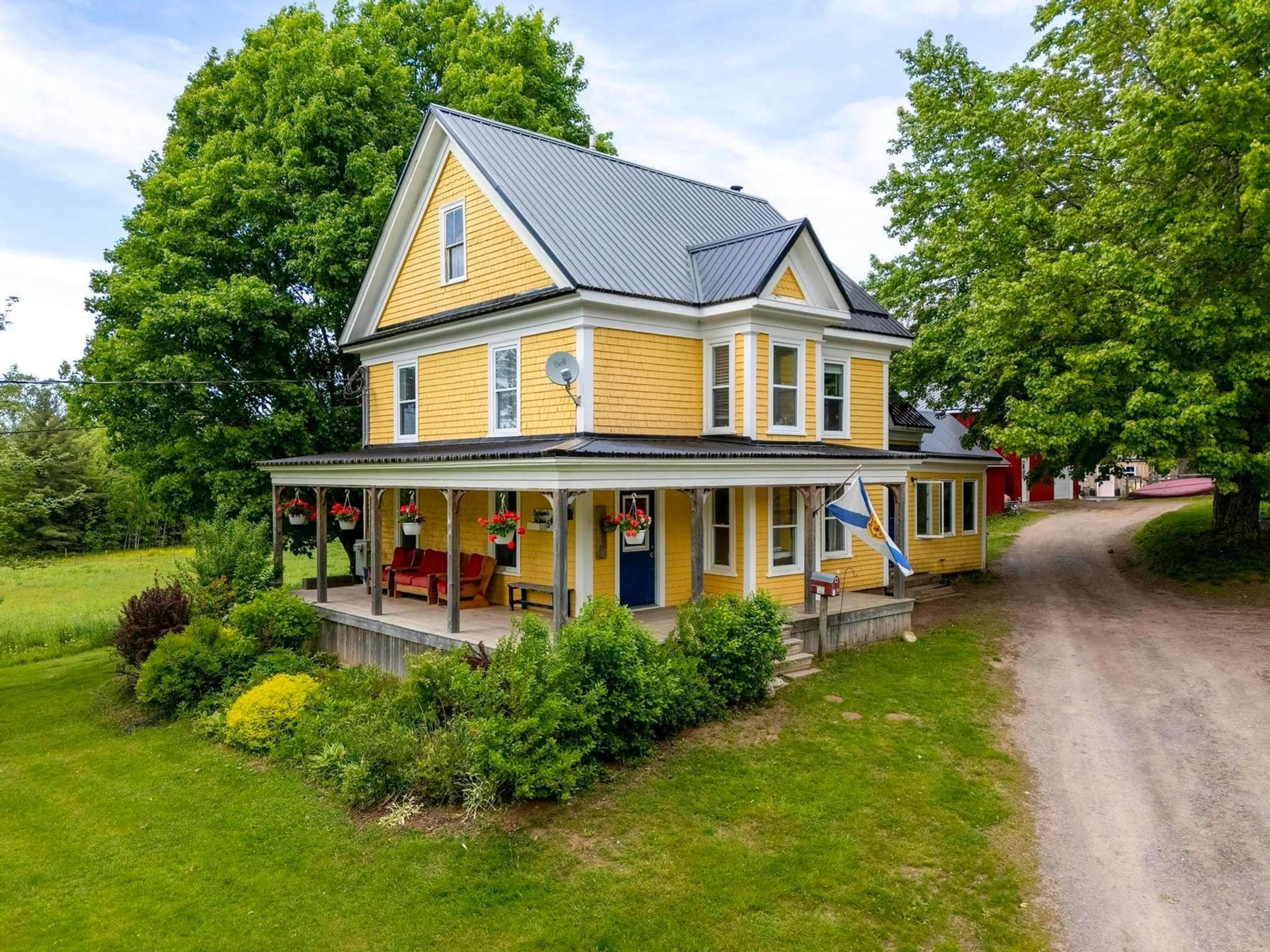 A pic from outside/outdoor area/front of a property/back of a property/a pic from drone, street for 544 Victoria Rd, Aylesford Nova Scotia B0P 1C0