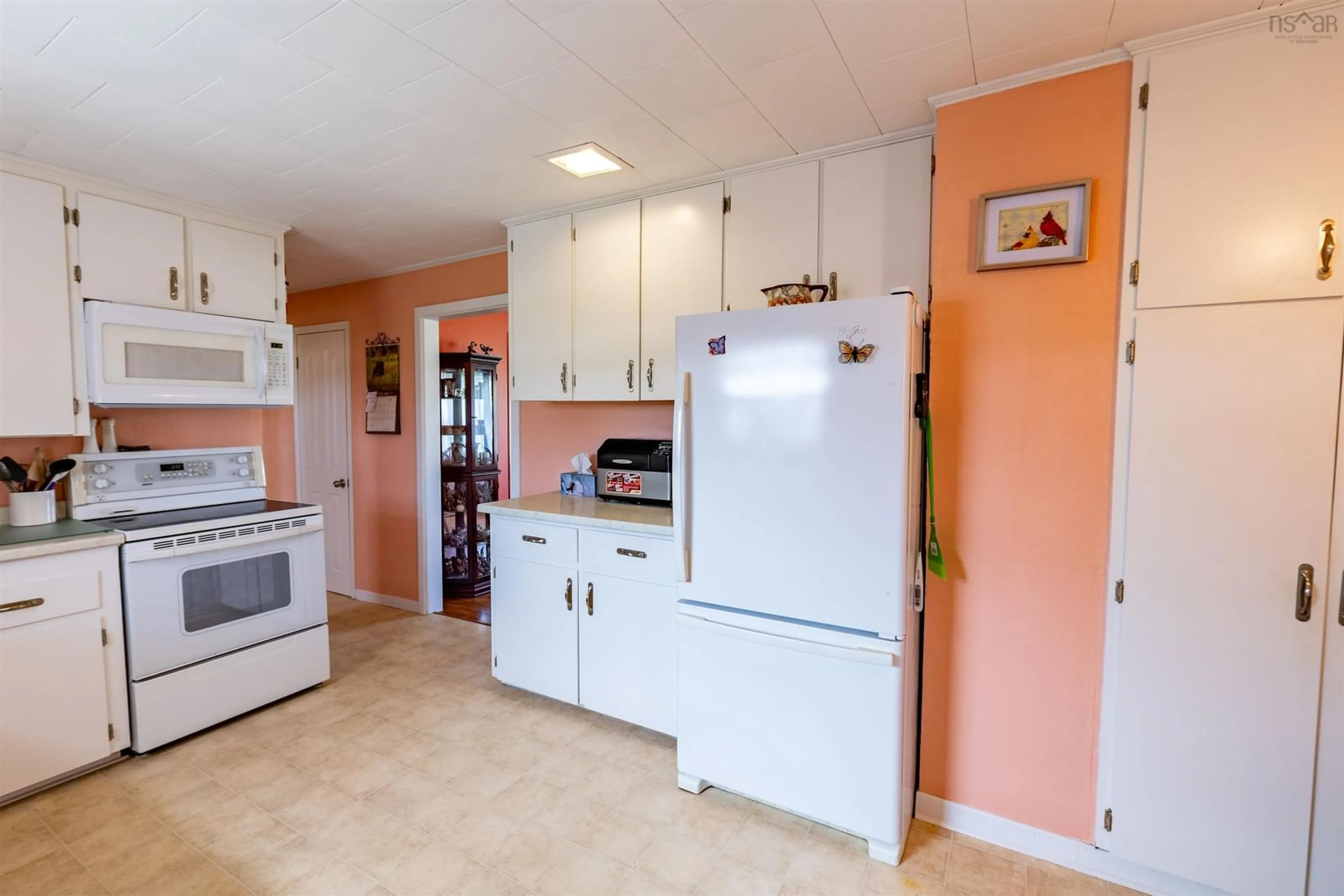 Standard kitchen, ceramic/tile floor for 59 Kempt St, Yarmouth Nova Scotia B5A 4A1