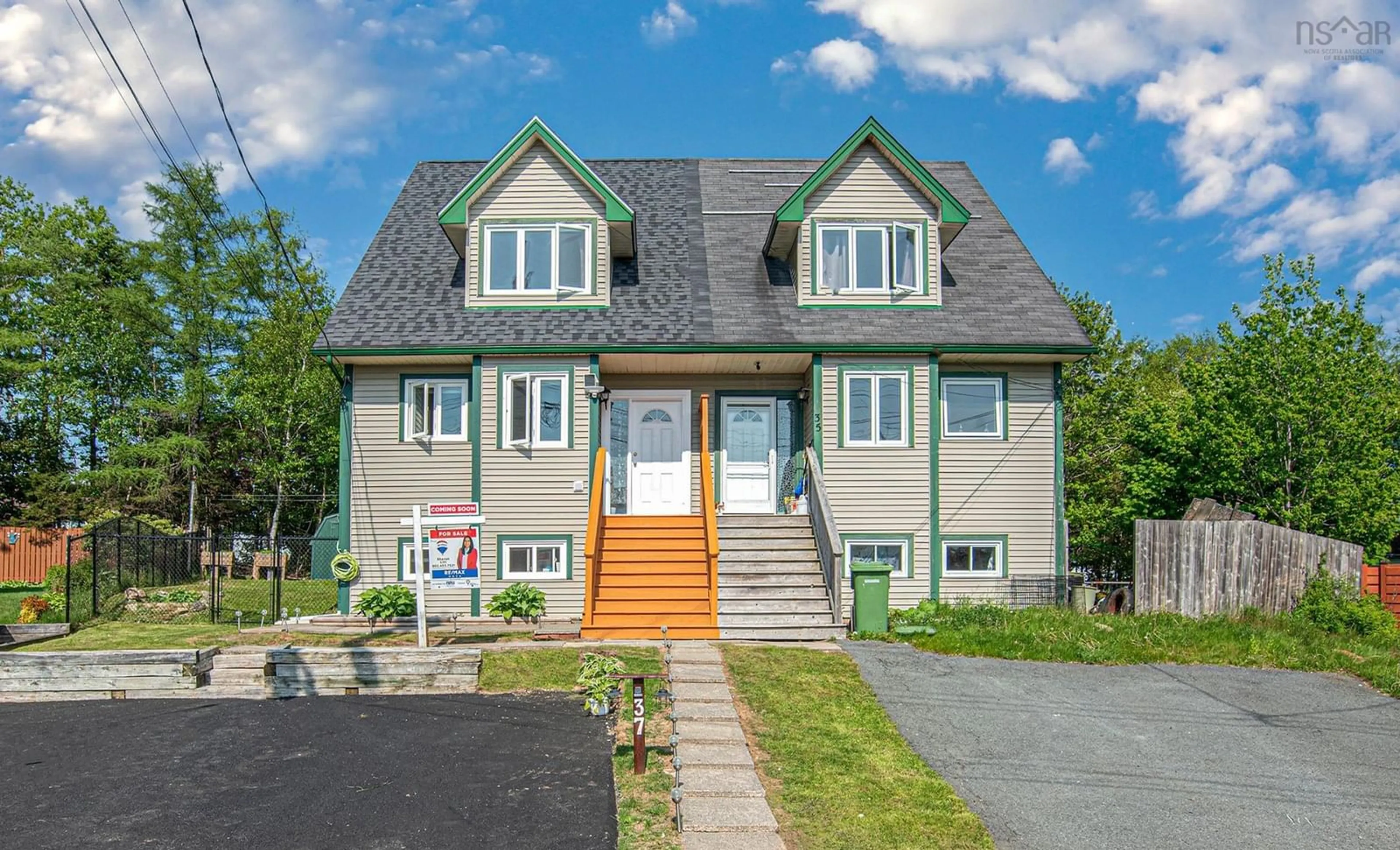 Home with vinyl exterior material, street for 37 Oakvale Crt, Timberlea Nova Scotia B3T 1K7