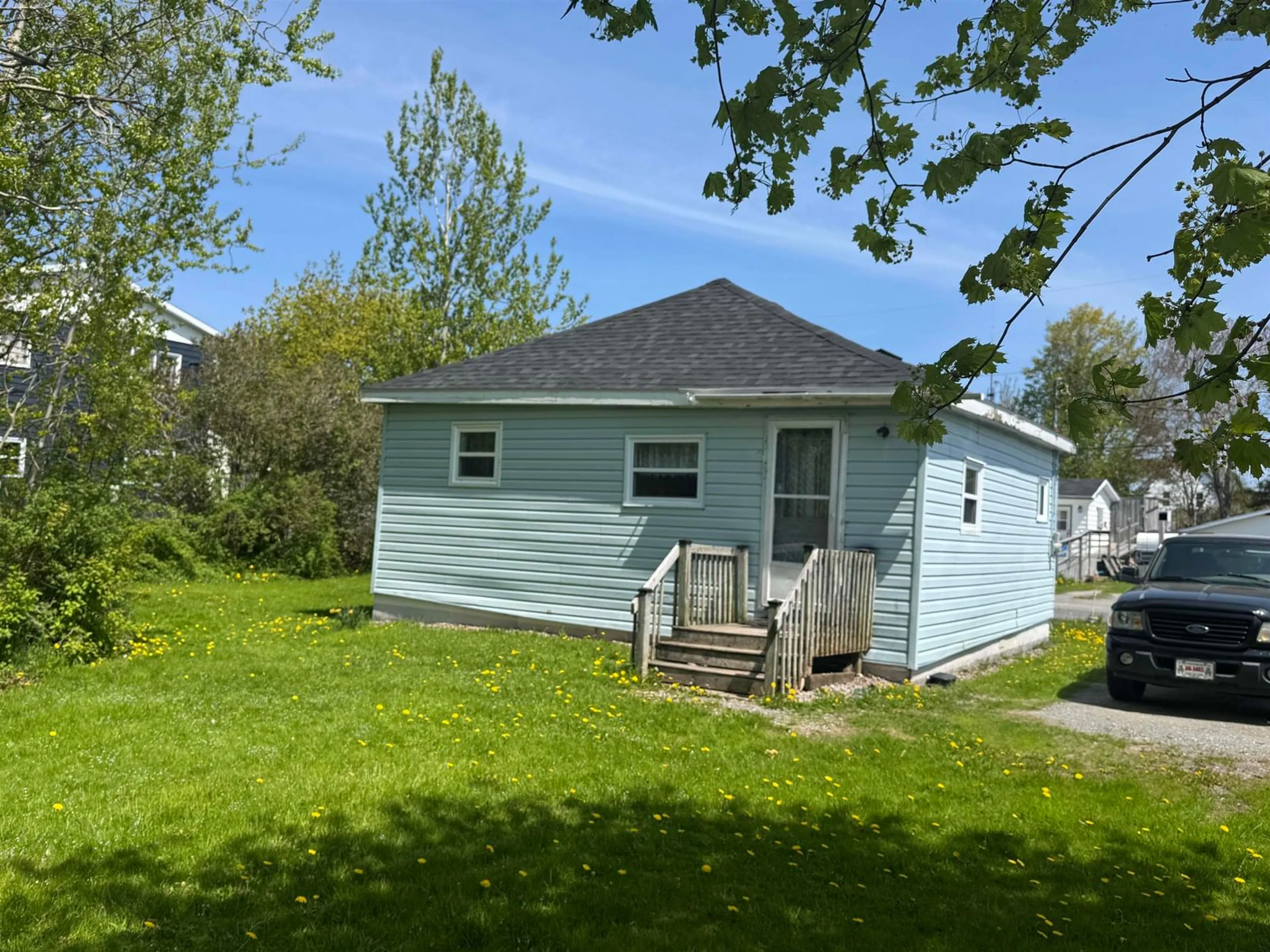 Shed for 6 Margaret St, North Sydney Nova Scotia B2A 2H4