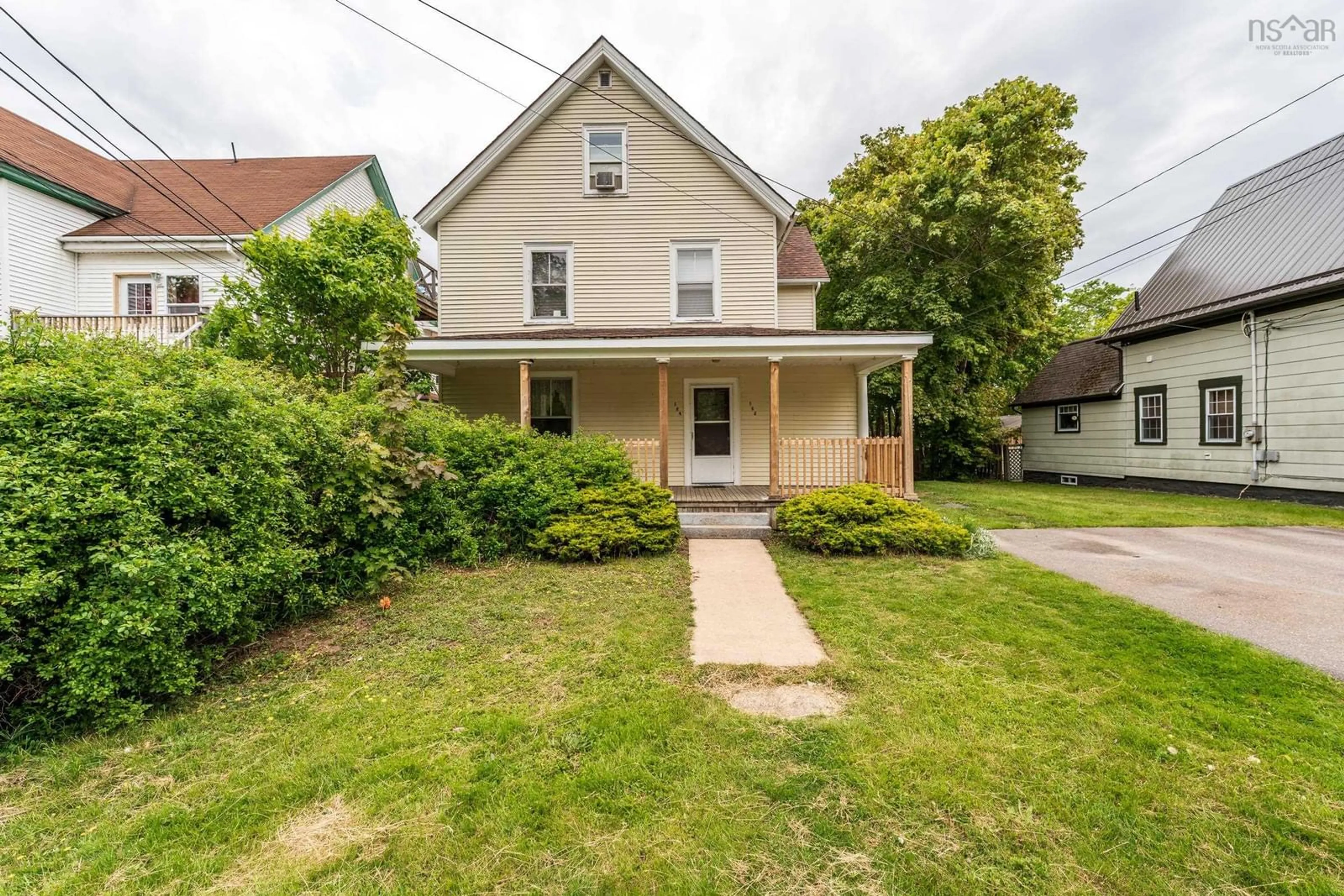 Unknown for 182/184 Queen St, Digby Nova Scotia B0V 1A0