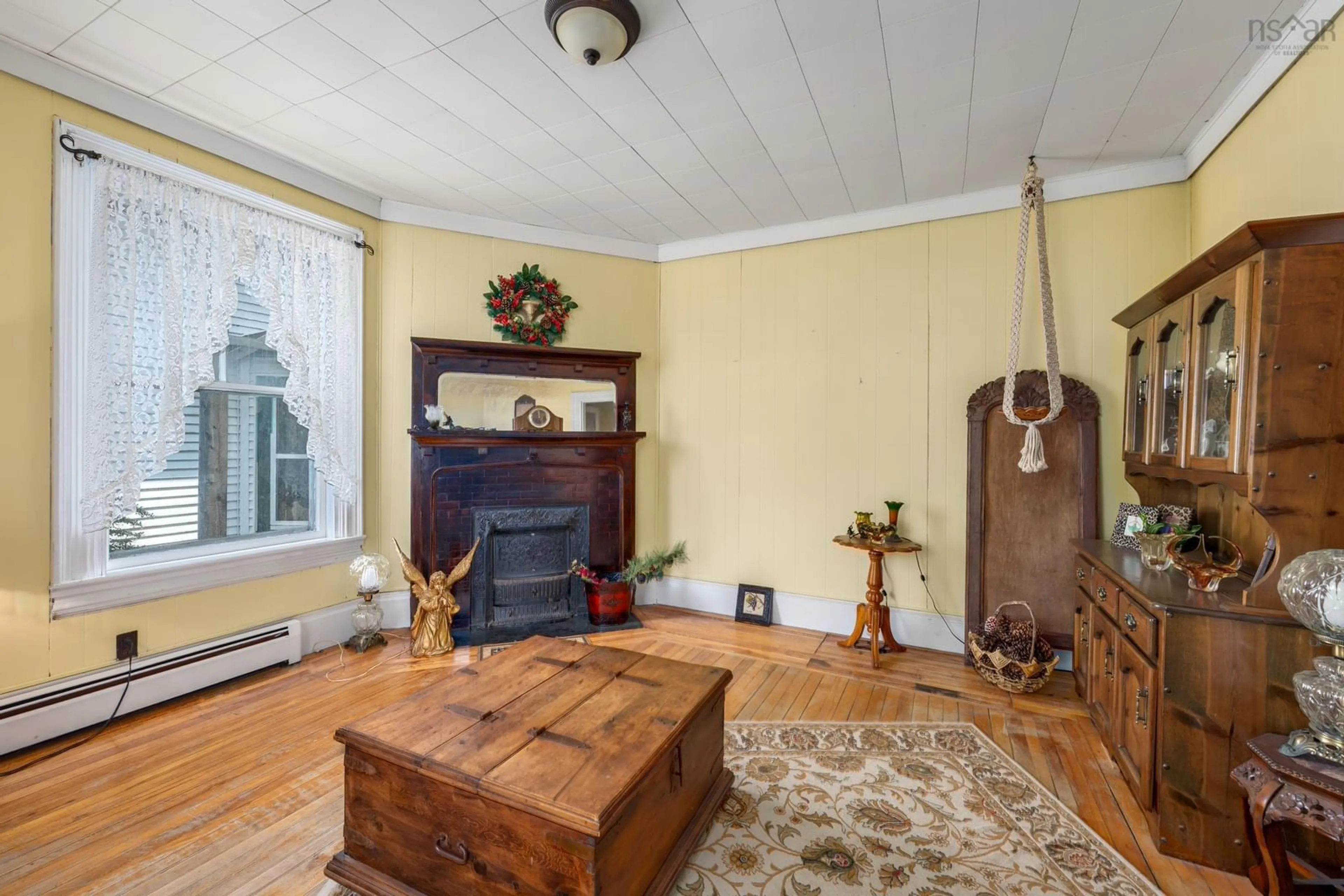 Living room with furniture, unknown for 182/184 Queen St, Digby Nova Scotia B0V 1A0