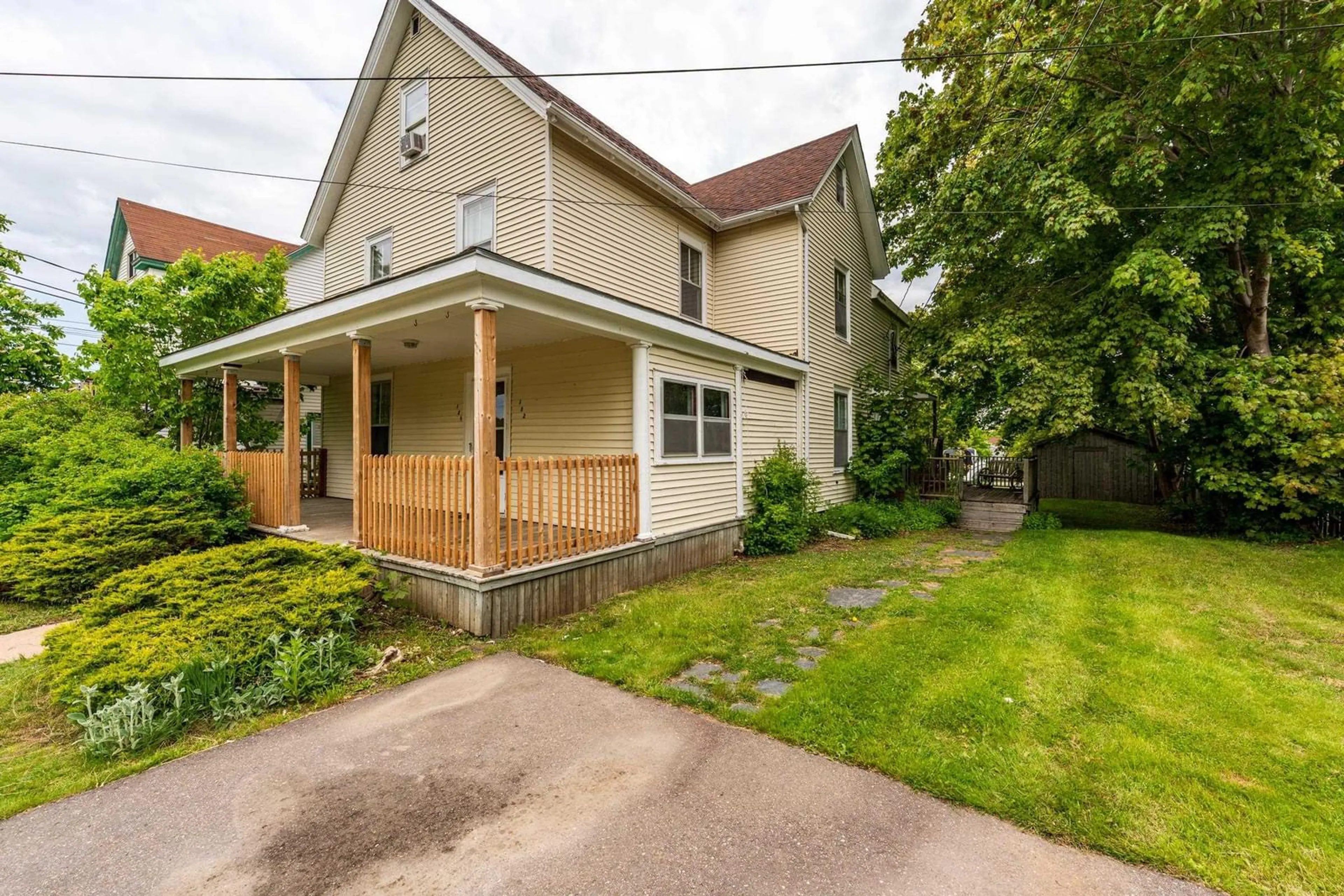 Unknown for 182/184 Queen St, Digby Nova Scotia B0V 1A0
